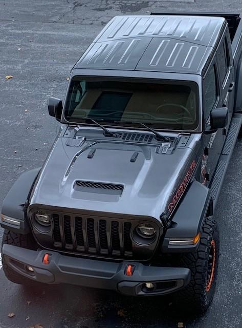 Jeep Gladiator Gladiator Glamour Shots top full view