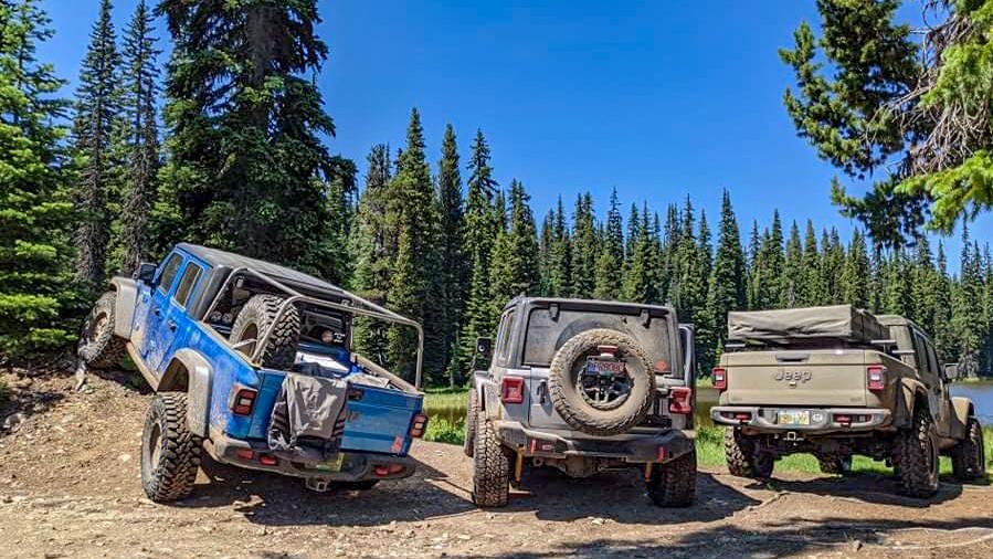 Jeep Gladiator Gladiator Glamour Shots received_838571087086817