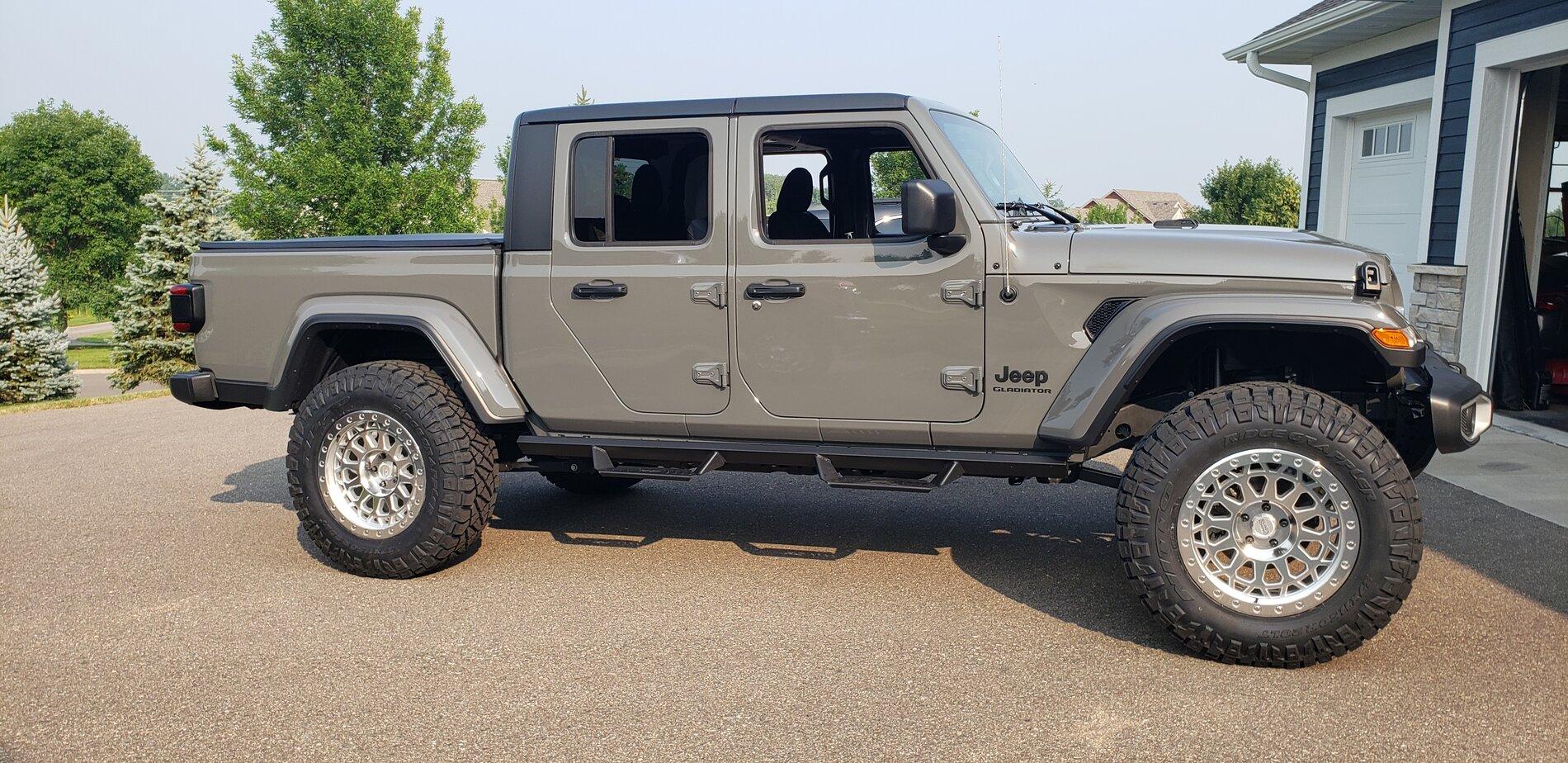 Jeep Gladiator SHOW ME YOUR WHEELS! Passanger side