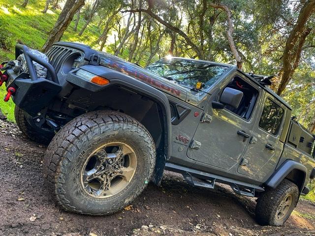 Jeep Gladiator Does anyone have the N-Fab Rock Rail Step System (or the Fab Fours Tube Rock Sliders)? BAA413BC-2604-4E0D-892F-58C0C4EDA887