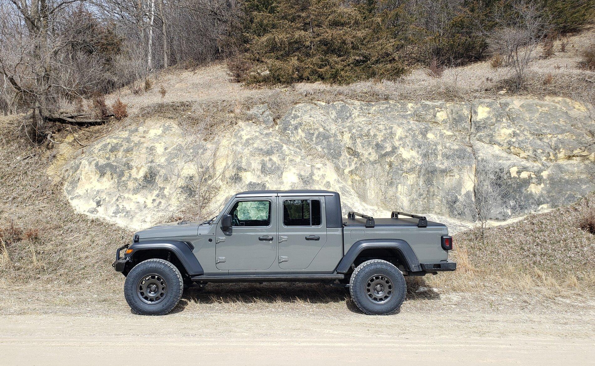 Jeep Gladiator Sport S Build Advice (Especially Wheel/Tire Offset and Camper/Exedition Rack) 20210325_183043