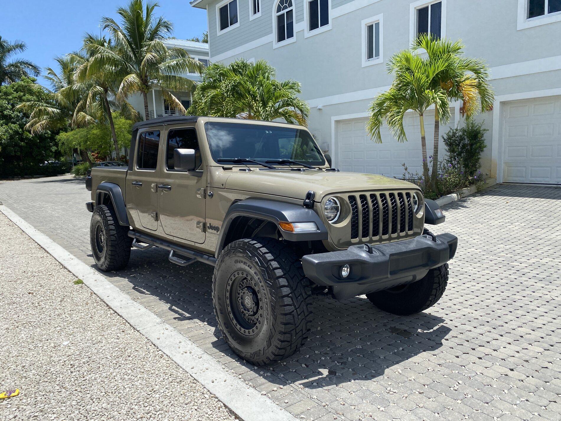 Jeep Gladiator 20 Gladiator S, 37s 488s 46,500 IMG_4882.JPG