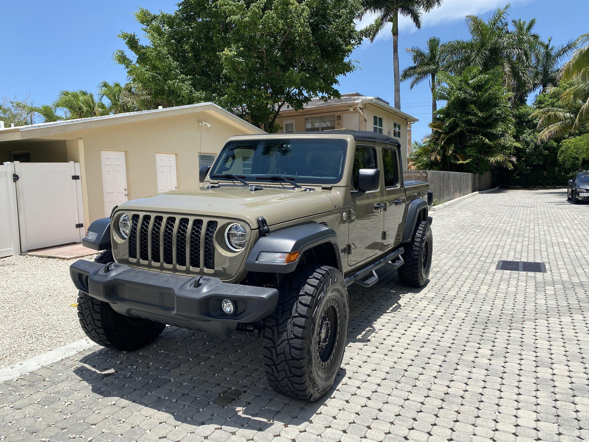 Jeep Gladiator 20 Gladiator S, 37s 488s 46,500 IMG_4880.JPG