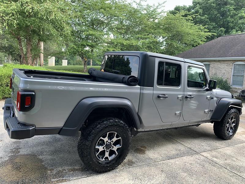 Jeep Gladiator 2020 Sport Silver Bullet Build 51294769075_743a55cdee_c