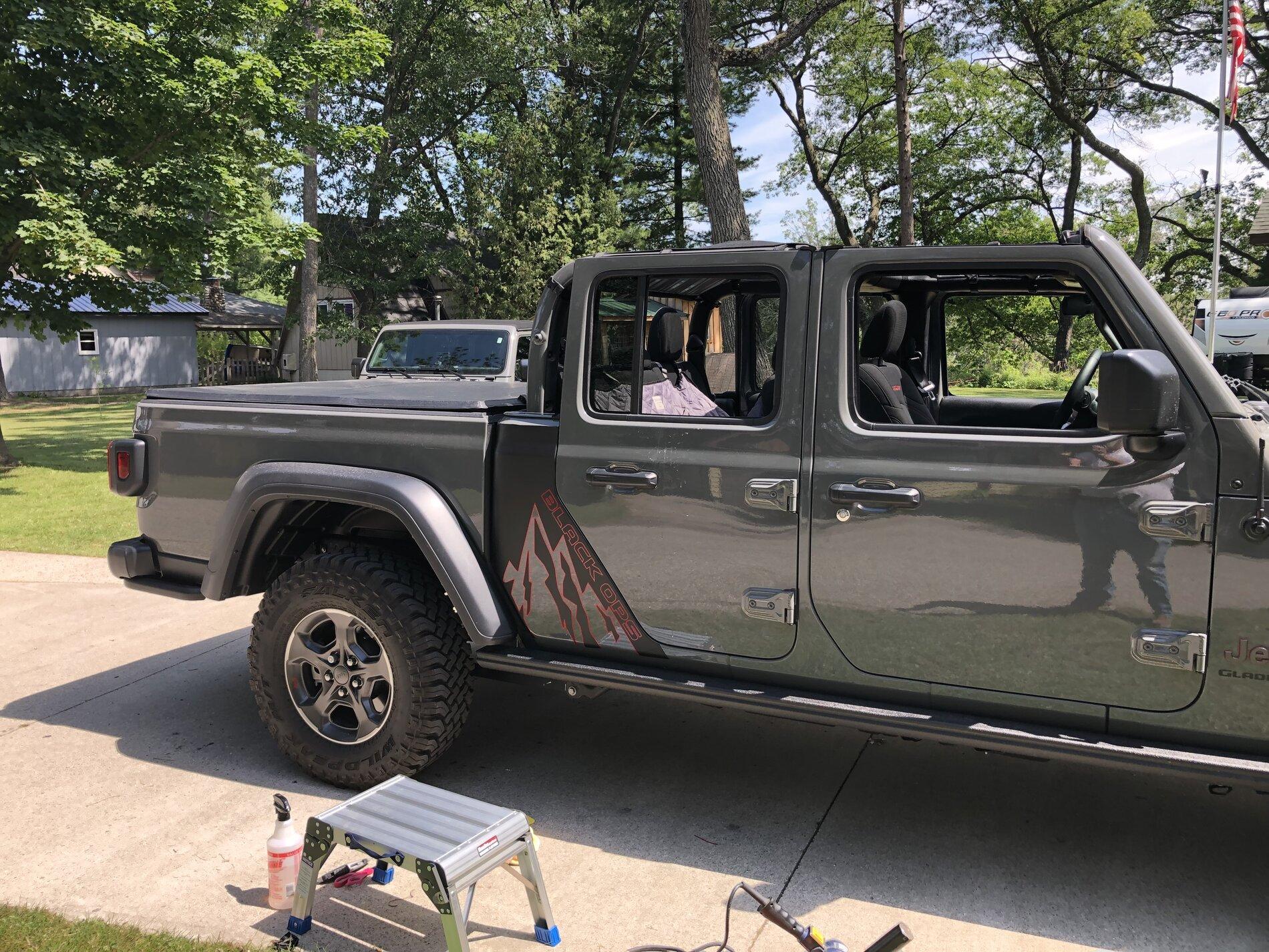 Jeep Gladiator Graphics on! B12FEAE2-6AB9-49C8-B89A-4DF0227516F0