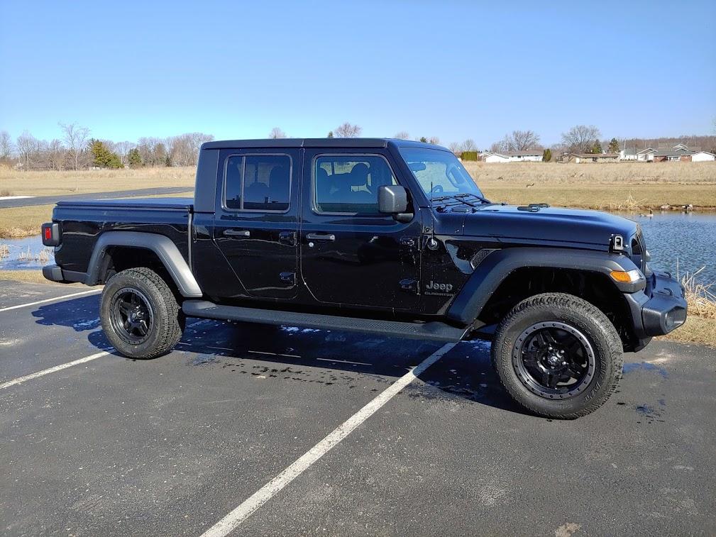 Jeep Gladiator PRICE DROP: Save over $850 on 4 Nearly Brand New Fuel Anza 18x9 wheels with 285 Yokohama Geolander A/T Gladiator