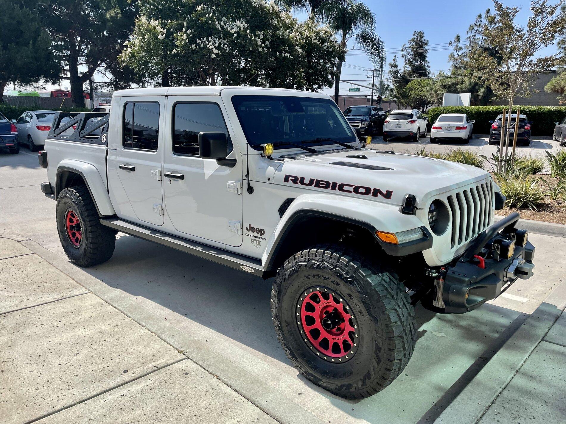 Jeep Gladiator ARTEC Bed Rack San Diego 52259739-DC0C-4844-A605-F9686131C586