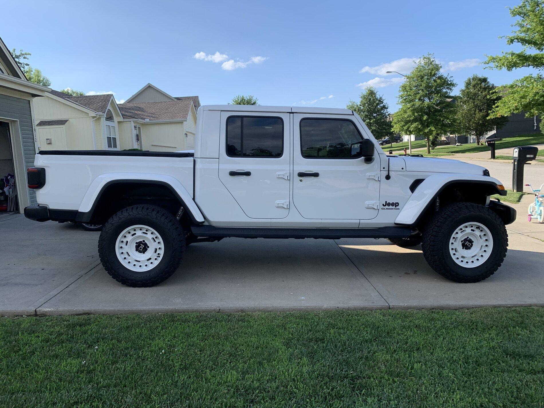Jeep Gladiator Black is played out, let's see some colored rims 9FFB6D72-44E4-406F-8DBB-AC00990CE127