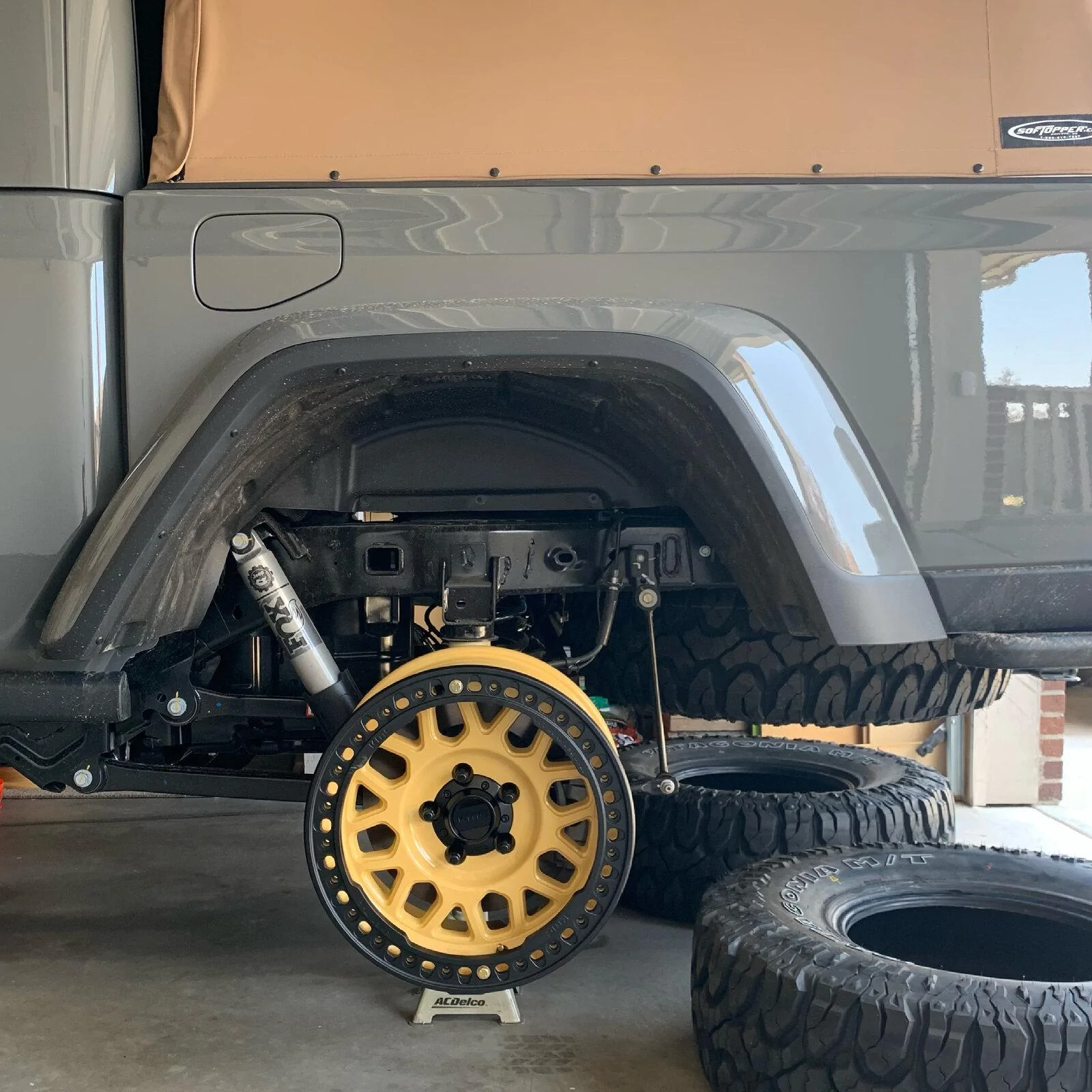 Jeep Gladiator Black is played out, let's see some colored rims 1FDED2ED-9FF5-4824-BE39-89ADCB6D7D4D