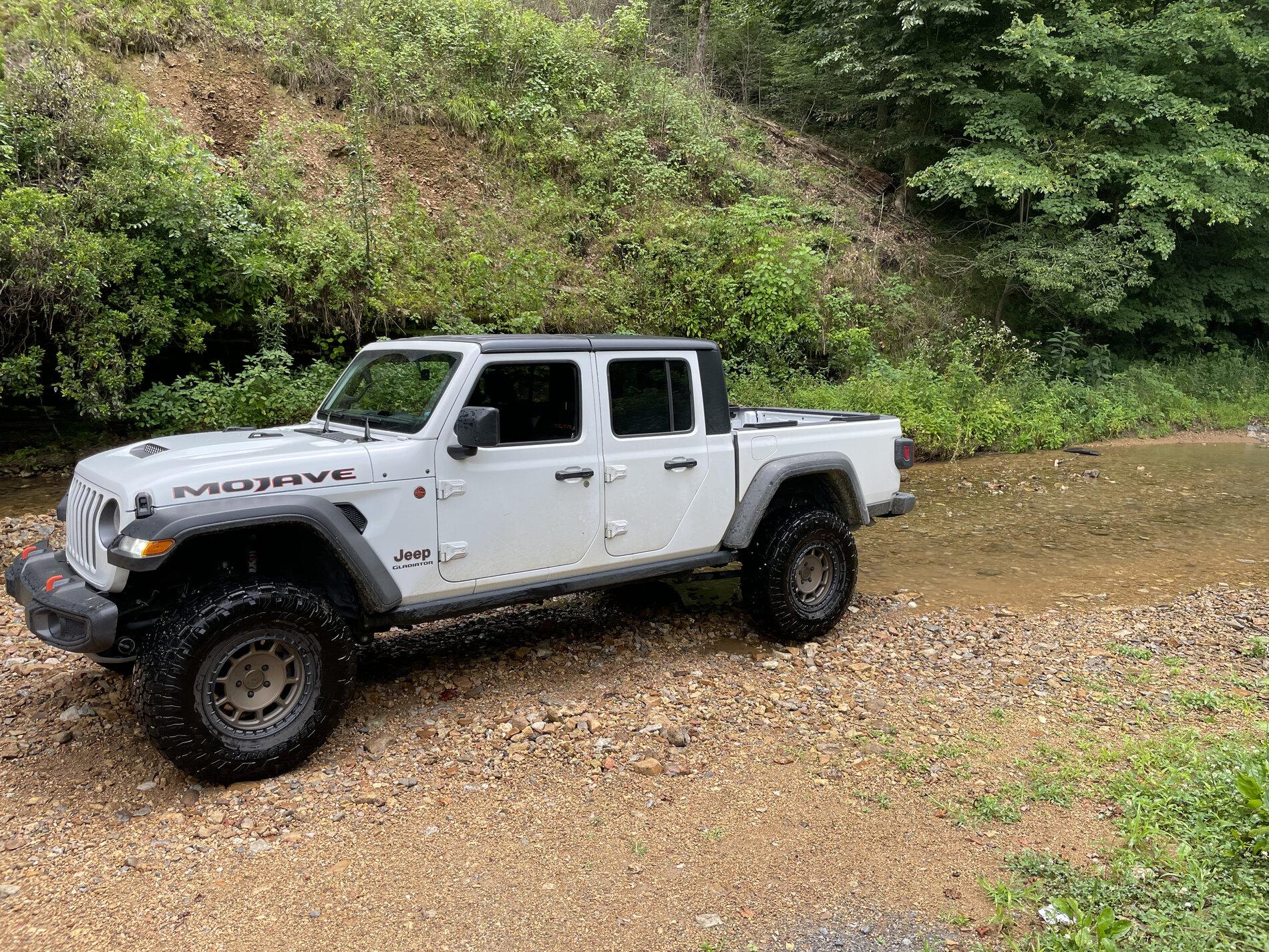 Jeep Gladiator Black is played out, let's see some colored rims 774A4CAA-A873-47CE-A2C5-0FED38A009C6
