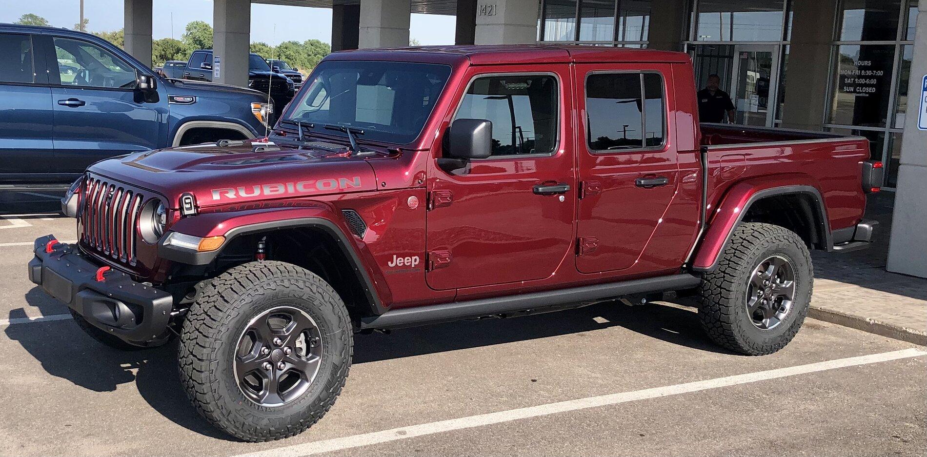 Jeep Gladiator Snazzberry Gladiator JT club AFA5C35C-BE46-47B1-941C-D6F452127B28