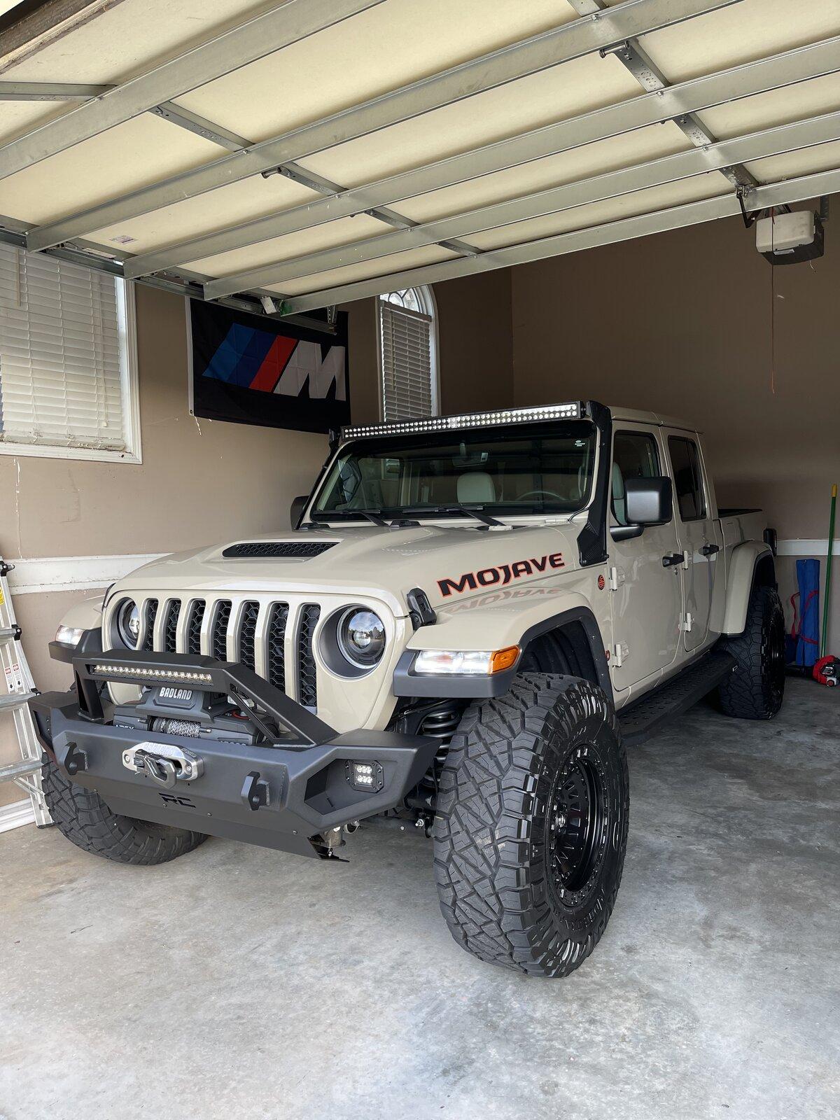 Jeep Gladiator 2020 Gobi Mojave Like New 3k Miles 7C9B0DC8-0A7F-4253-843D-699265C52EE3