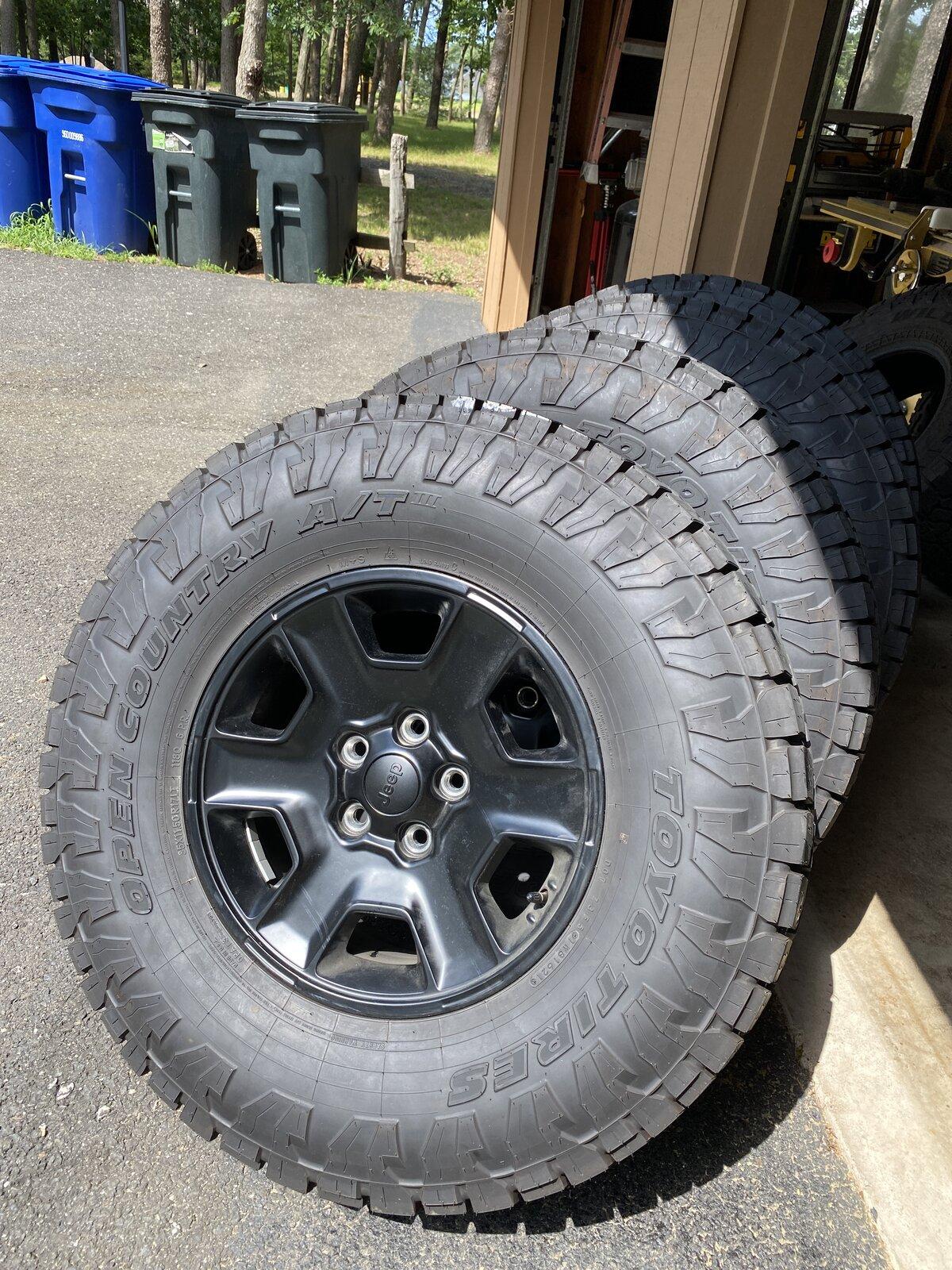 Jeep Gladiator 35x11.5r17 Toyo AT3 799FB15D-BE26-4E26-AD86-8B11B2176058