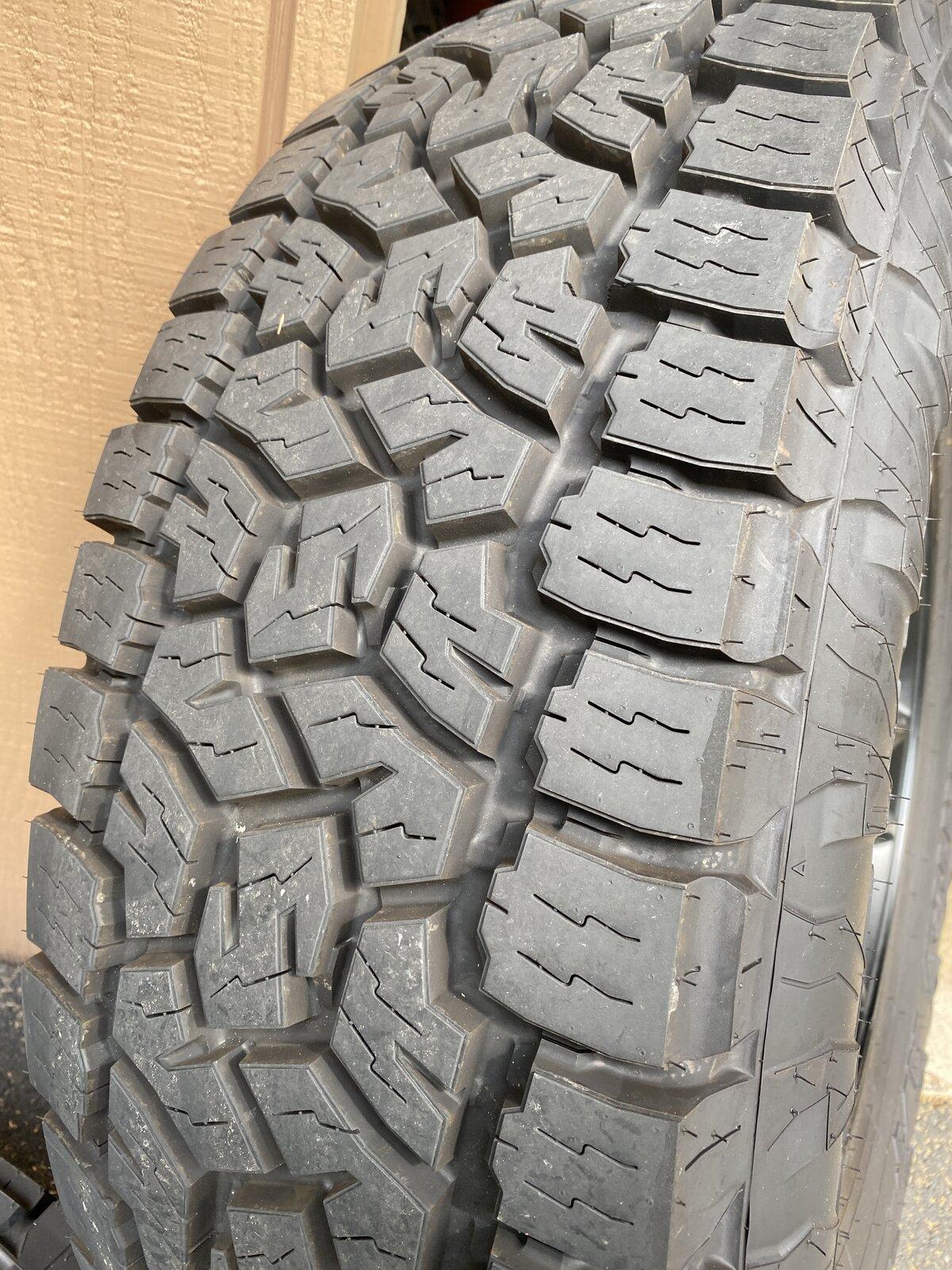 Jeep Gladiator 35x11.5r17 Toyo AT3 18ADCBD0-F4E8-4711-A445-F288B4A9B059