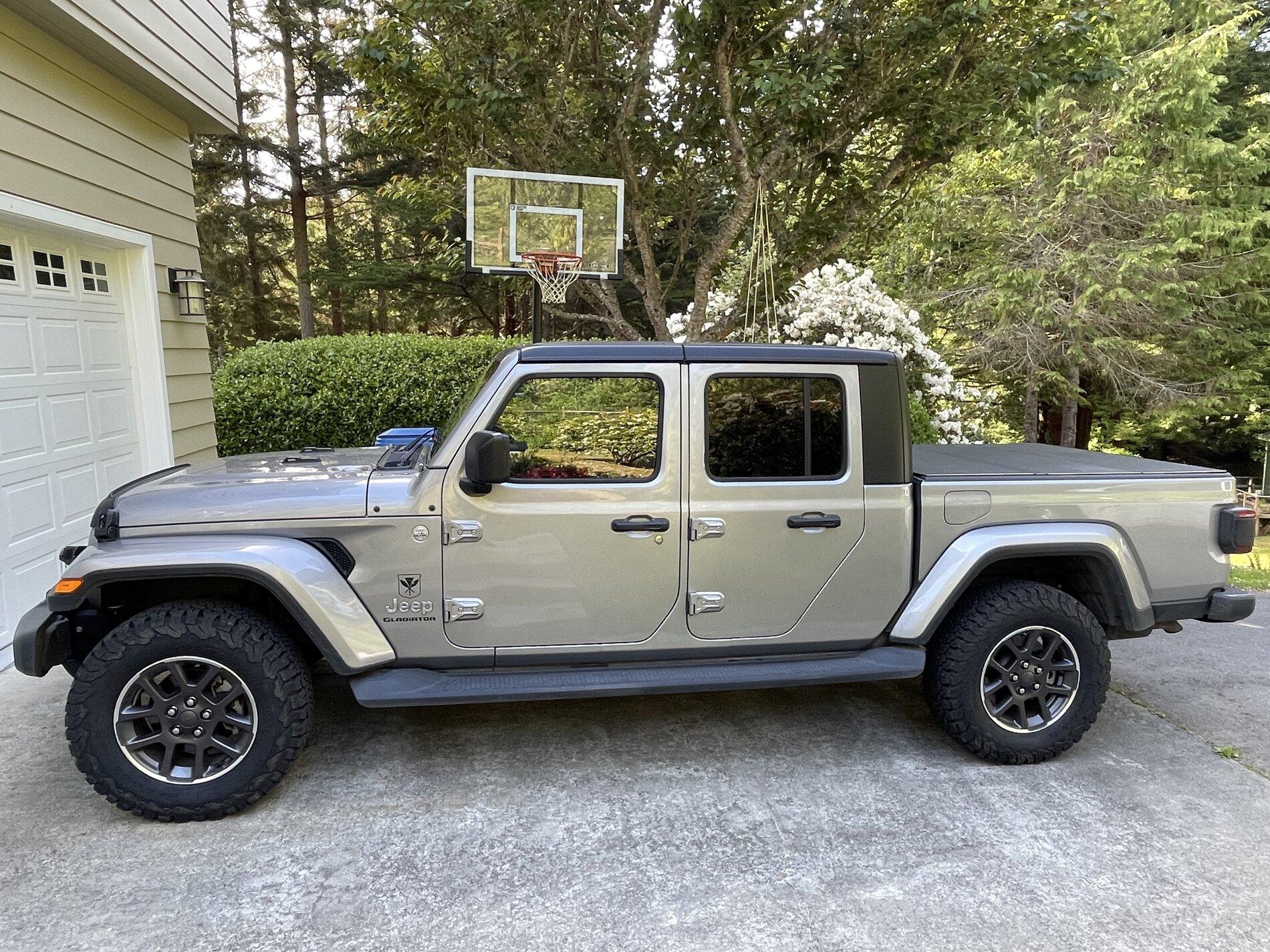 Jeep Gladiator Does anyone have 275/70/18 KO2s on their Overland? 932FF7FC-F660-4A17-8F5D-81F285BA5085