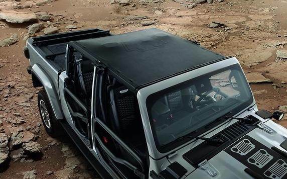 Jeep Gladiator Jeep Announces New Sunrider Flip Top for Hardtop; Innovative Feature Available Now on Jeep Gladiator Models screen-shot-2021-07-14-at-11-19-53-am-