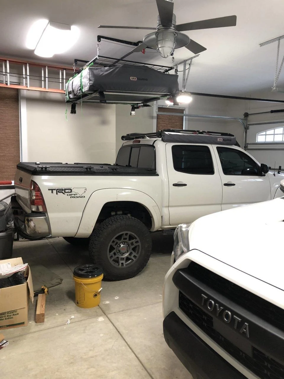 Jeep Gladiator RTT hoist in carport taco