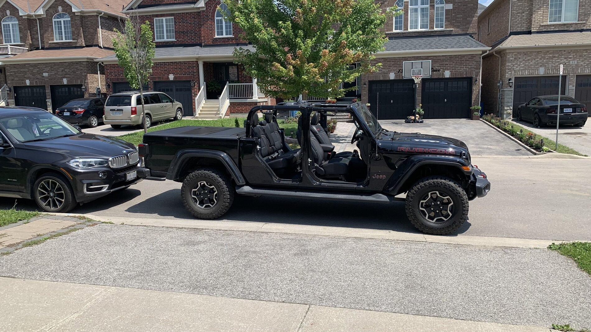 Jeep Gladiator Gladiator Window Sticker and Build Sheet Order Tracking 545486F3-7532-4CD2-B890-1B89CD4346E0