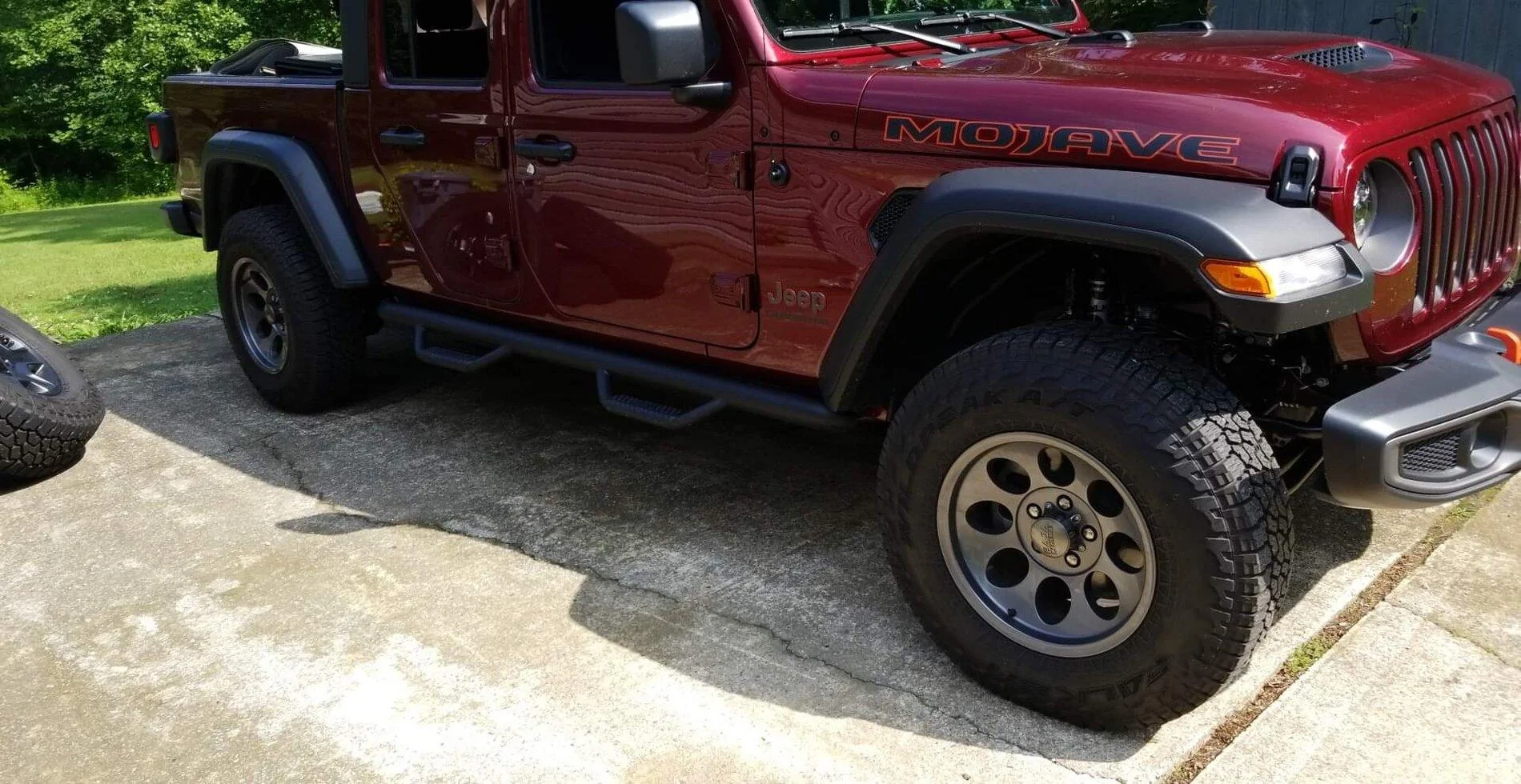Jeep Gladiator Help me decide to go 35s or not on Mojave! received_220543149883405
