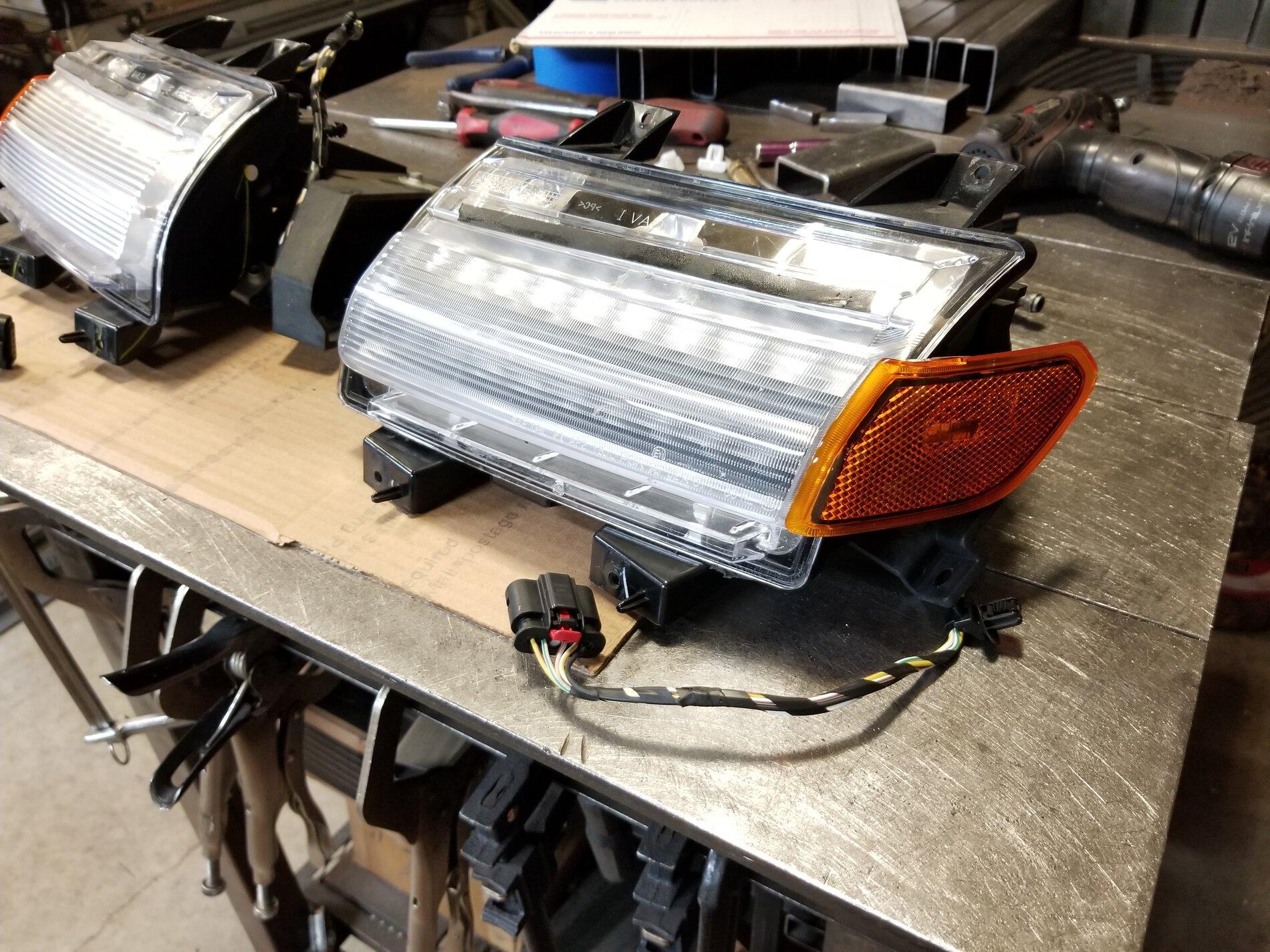 Jeep Gladiator OEM LED front turn signal/ DRL from 2021 Mojave 20210714_213948