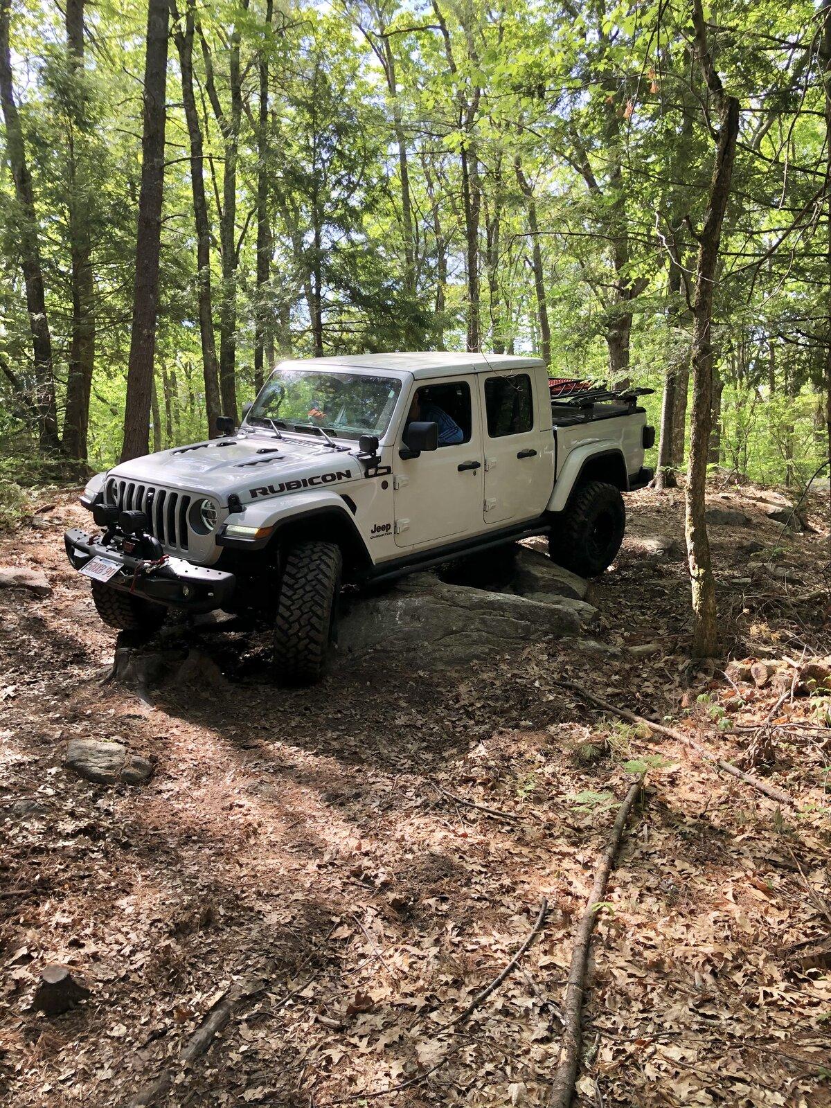 Jeep Gladiator rock crawling 35s vs 37s on 2-inch lift 6CE870C4-D558-4D1C-BA9A-035114DFFCA9