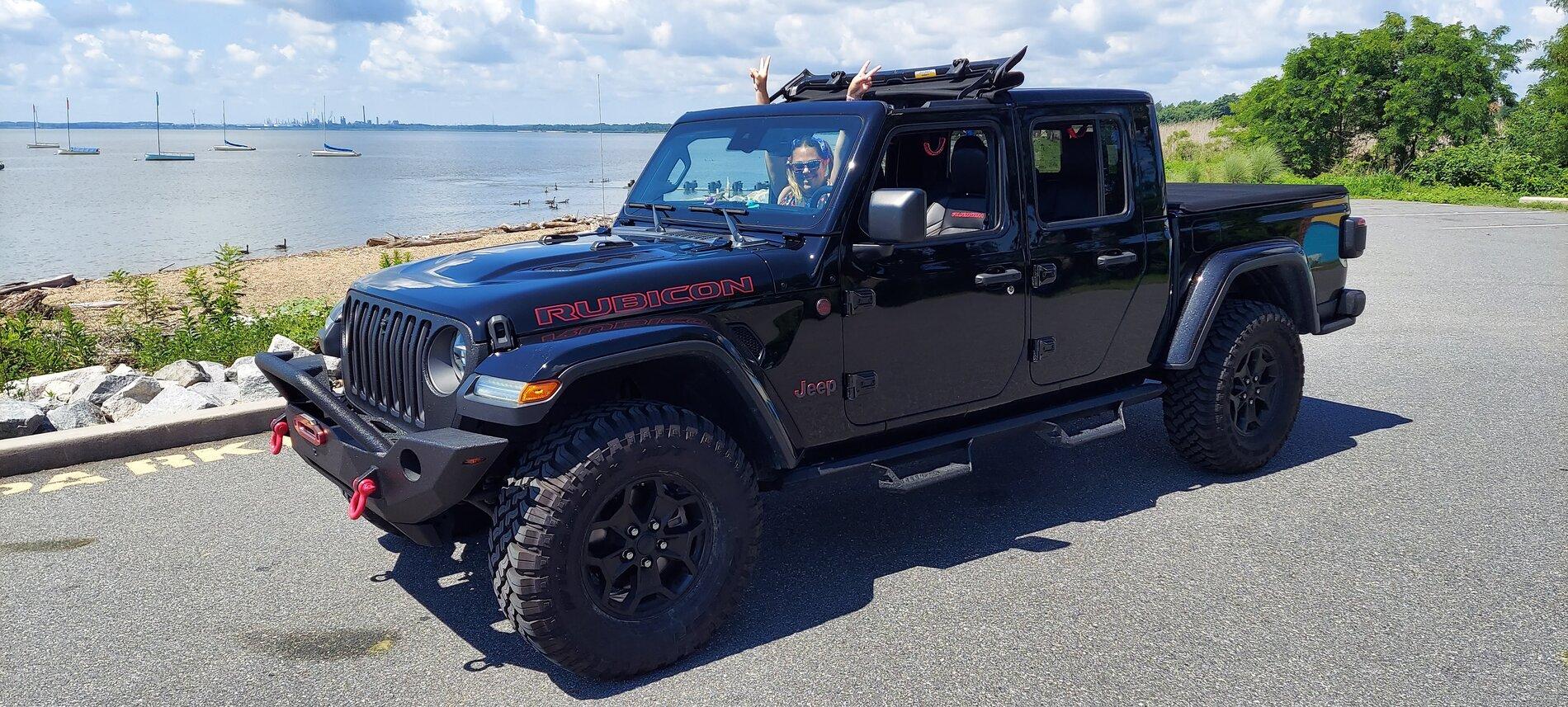 Jeep Gladiator Jeep Announces New Sunrider Flip Top for Hardtop; Innovative Feature Available Now on Jeep Gladiator Models Patriotic Kerry Battery Park