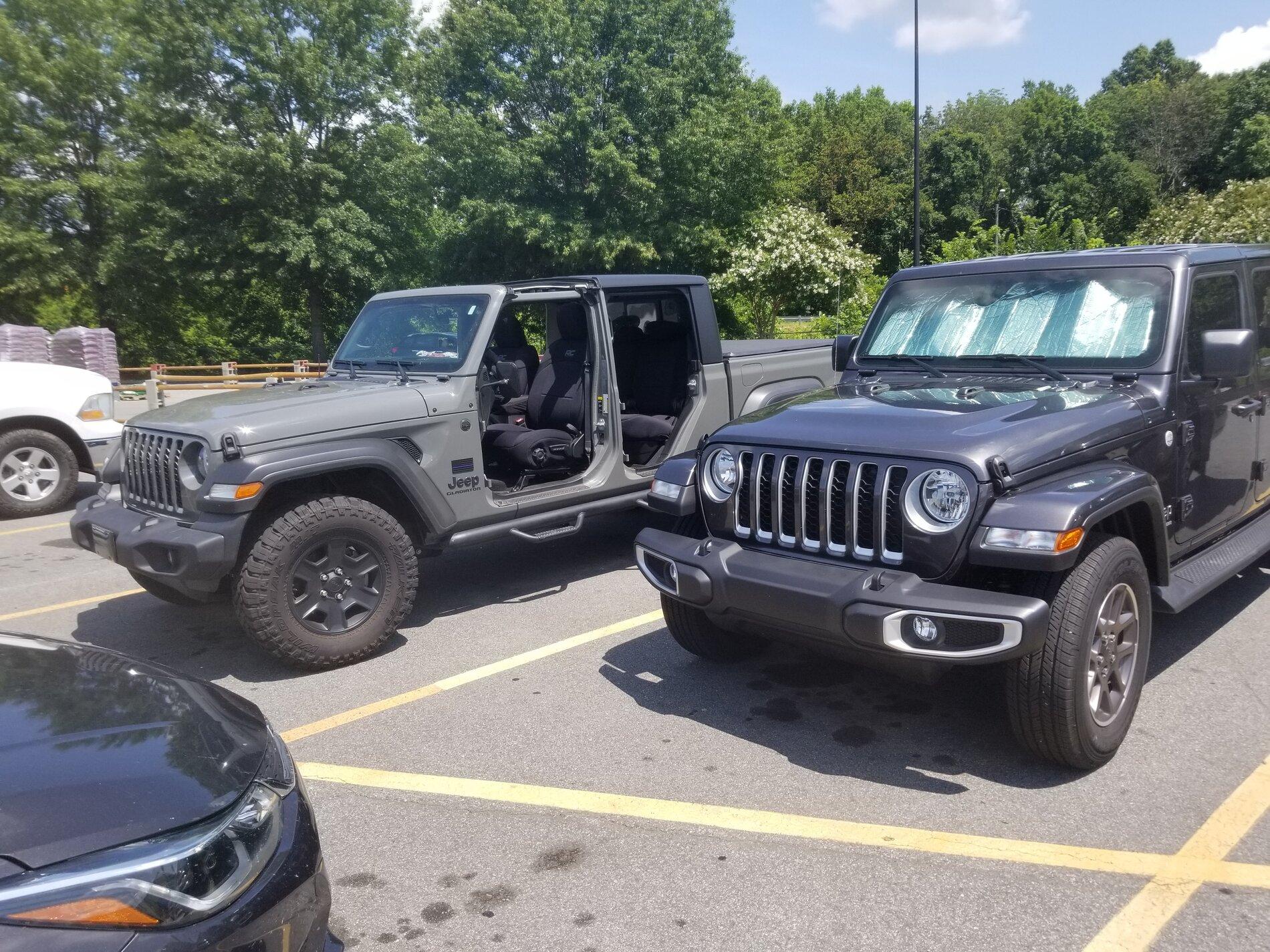 Jeep Gladiator Jeeps Parking Next To Jeeps 20210715_120634