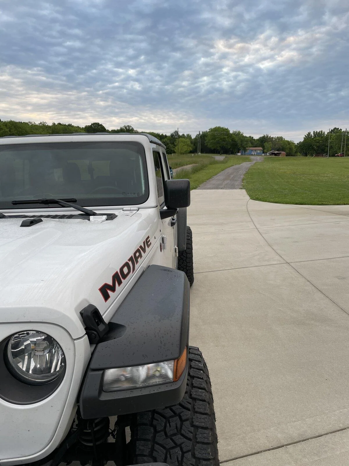 Jeep Gladiator BRIGHT WHITE Gladiator JT Club 54F6C511-9780-4C0B-9582-3E71B3B7DF89