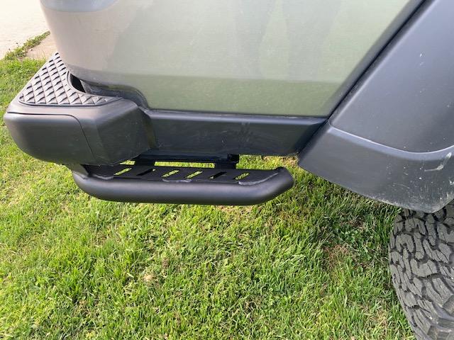 Jeep Gladiator Gladiator rear quarter panel protection red rock 1