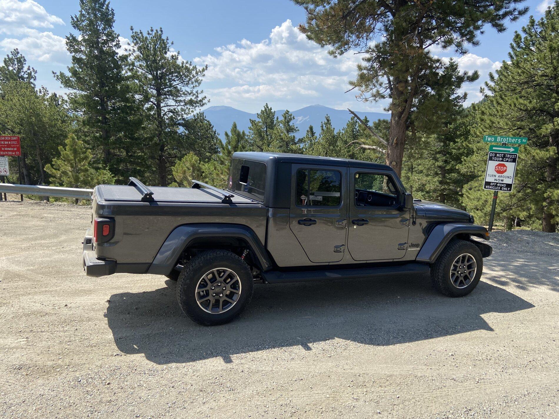 Jeep Gladiator Gladiator Glamour Shots 63AA51C1-6912-4F71-B69A-F5AD792345EE