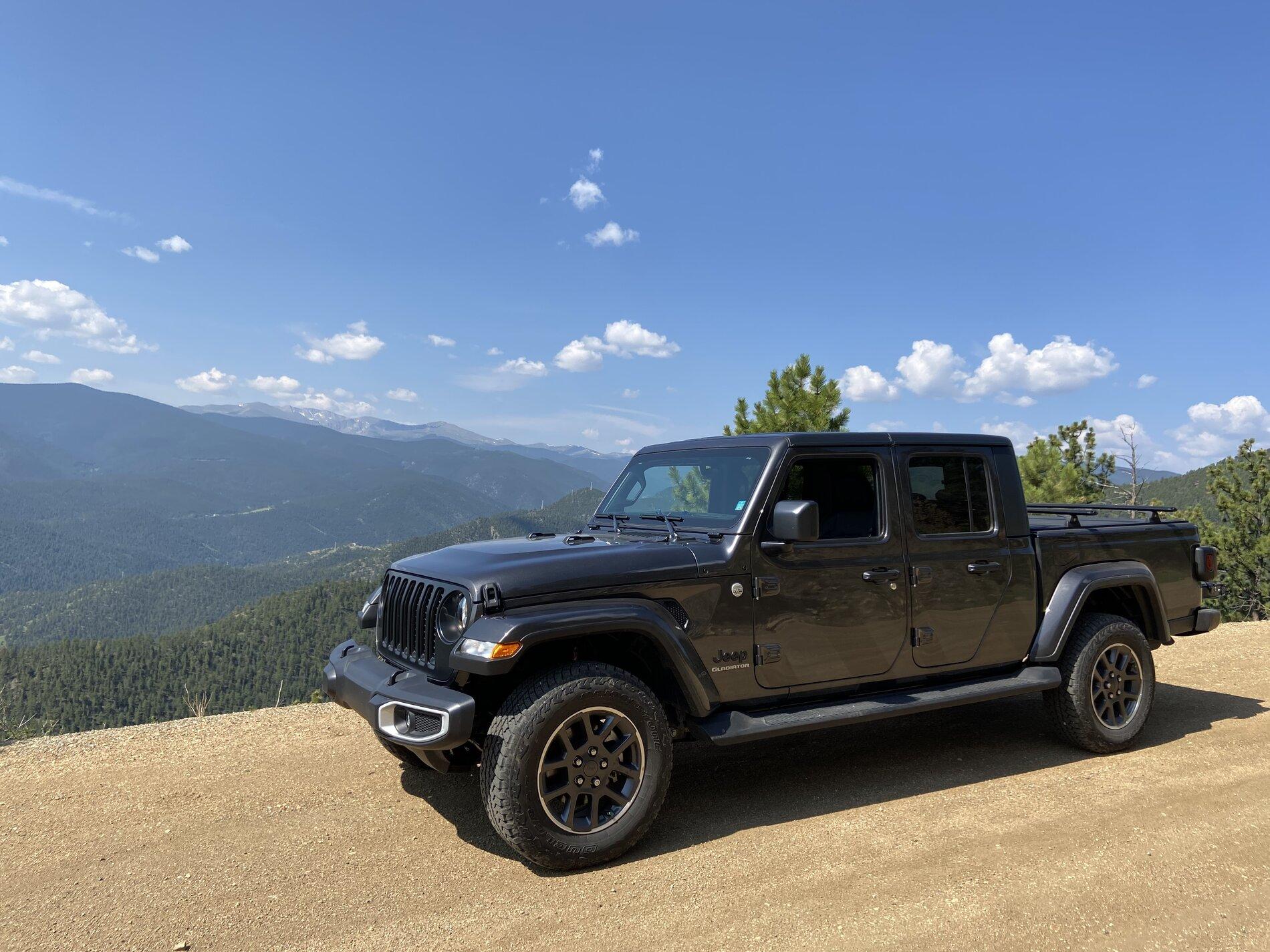 Jeep Gladiator Gladiator Glamour Shots 91336A92-A7B3-4CA5-BCED-9D03CA403A5F