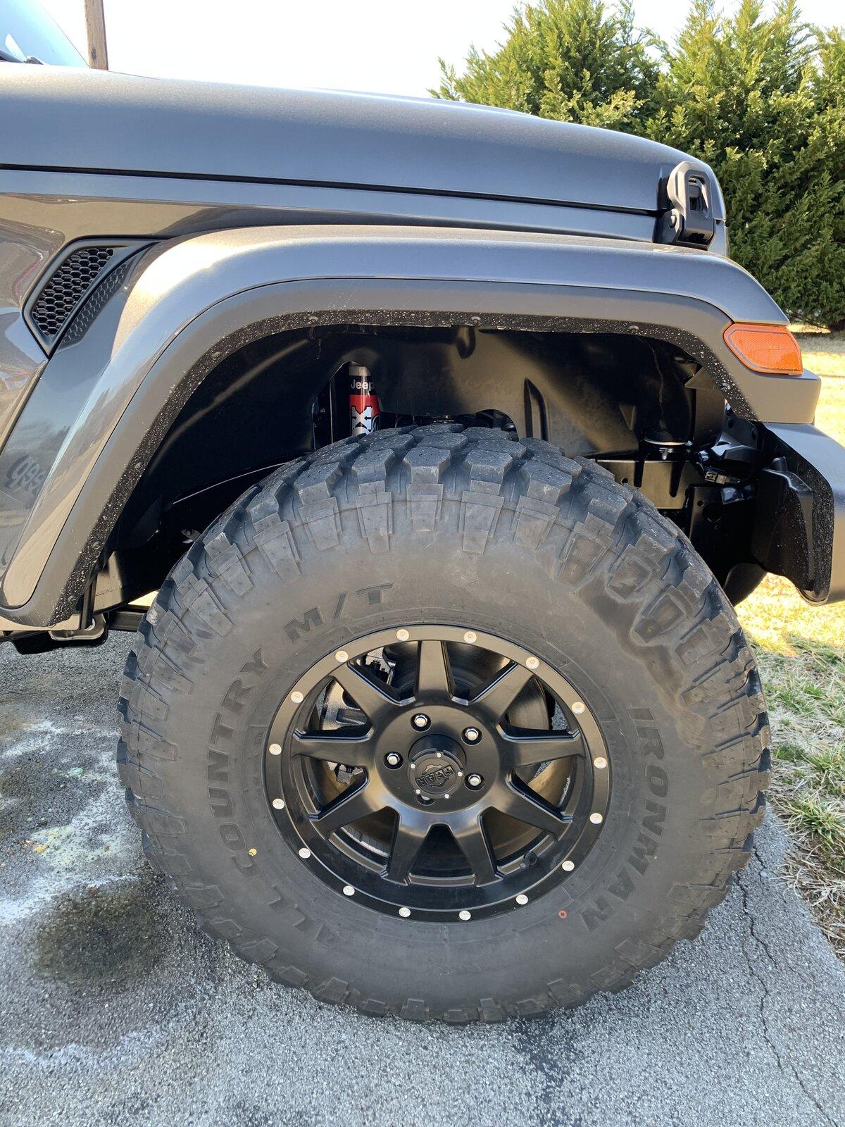 Jeep Gladiator Who’s Running Patagonia 38’s 190CD6AE-B728-47DB-A9BC-7A200FF5AC3E