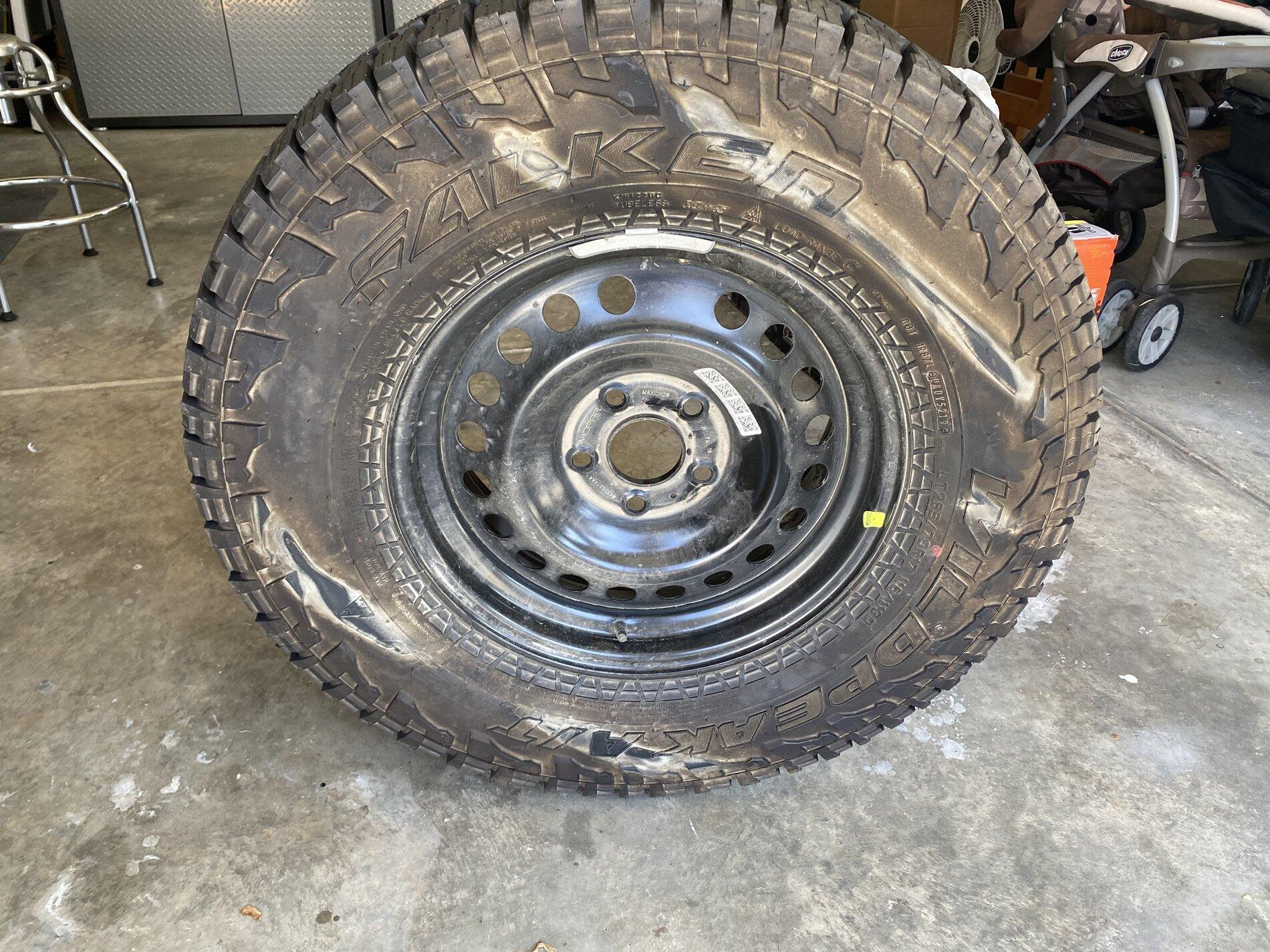 Jeep Gladiator Steelie Spare Wheel w/ 33" Wildpeak Tire EE094139-FF73-4C2F-91CE-EAC3FC8004DB
