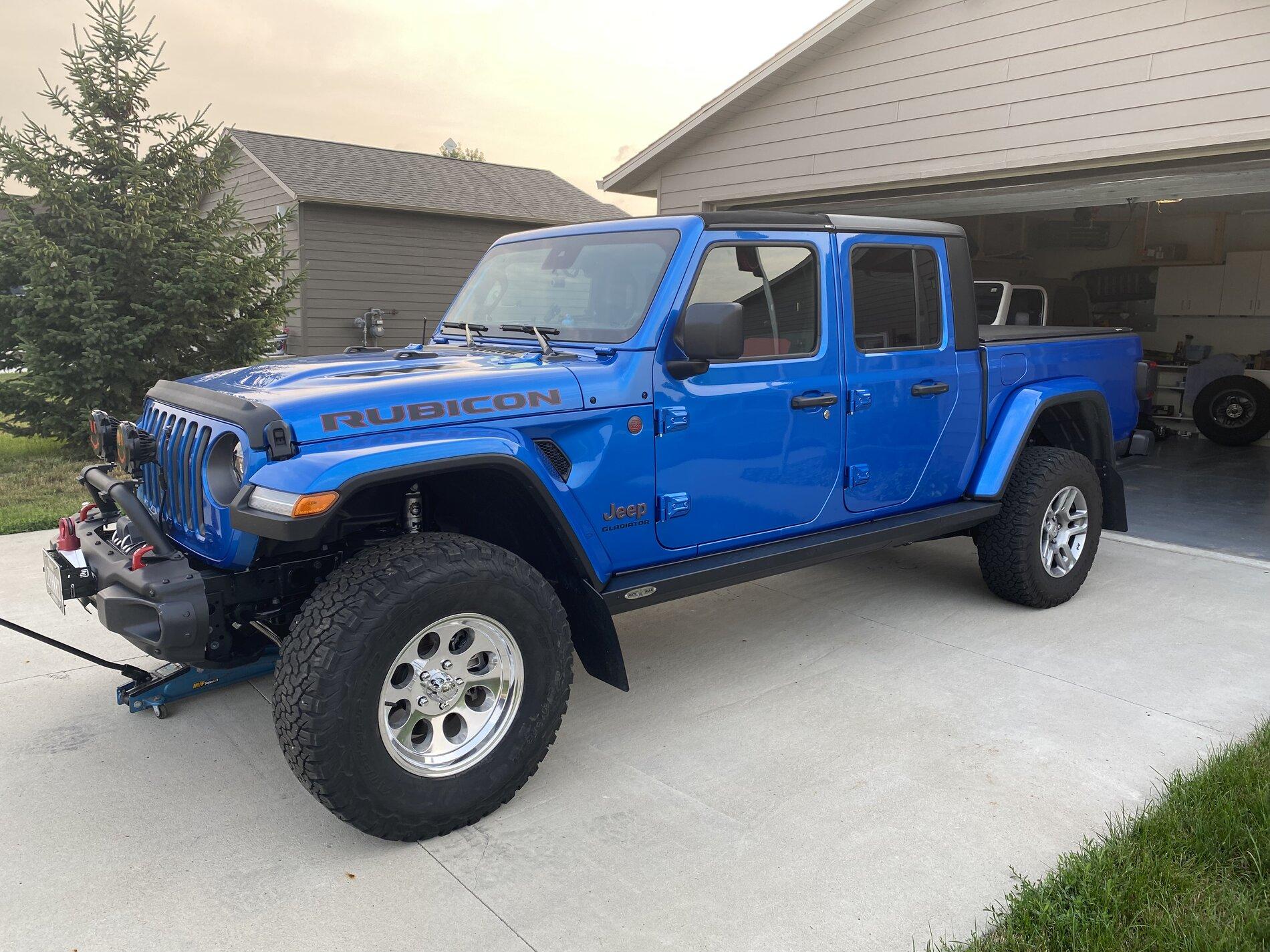 Jeep Gladiator Iowa Hydro-Blue Rubicon 7D9D41C7-50A3-4D7F-9315-268ABCF0C93A