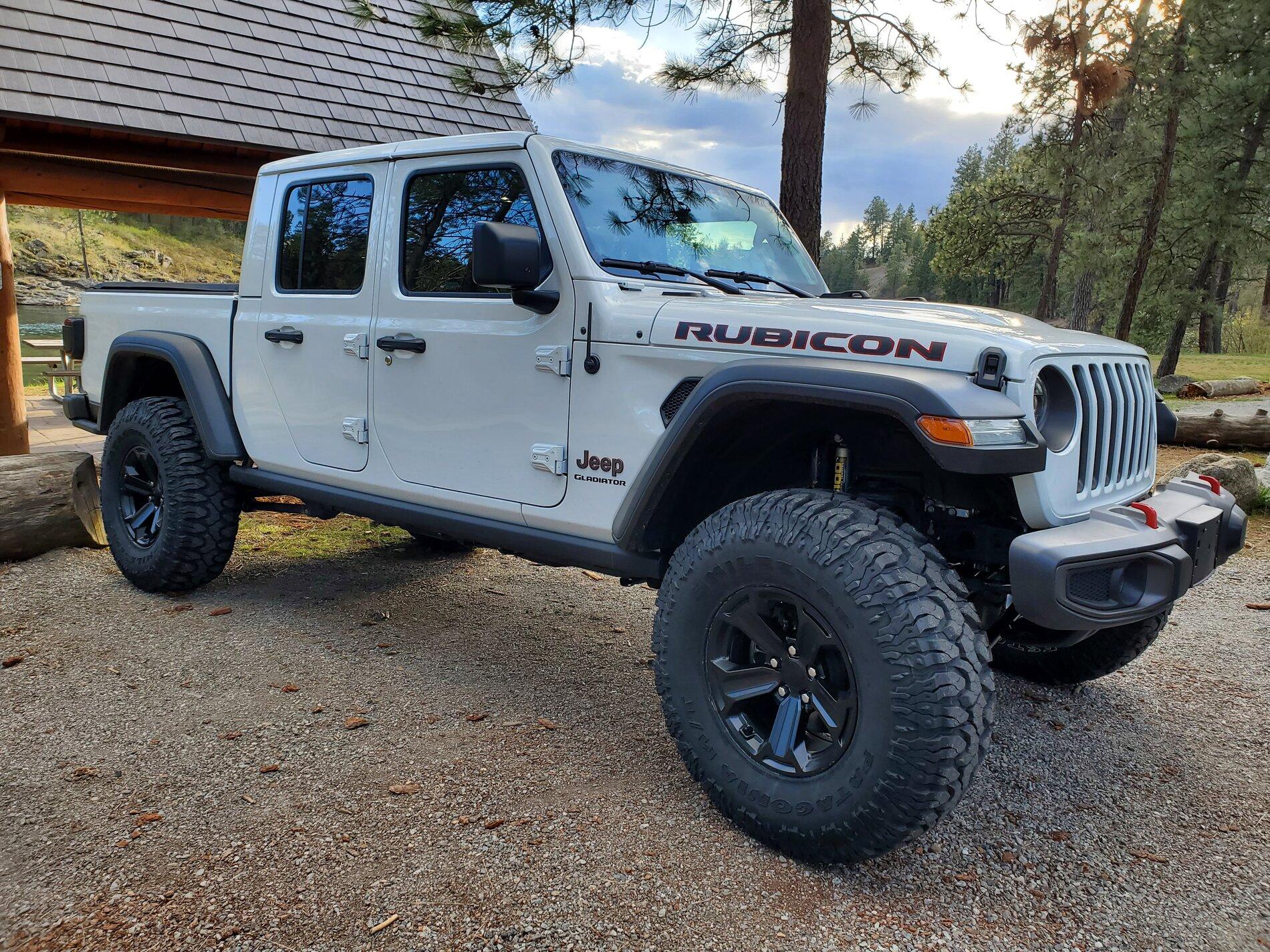 Jeep Gladiator Project Reverse Mullet 2021-04-25 18.21.32