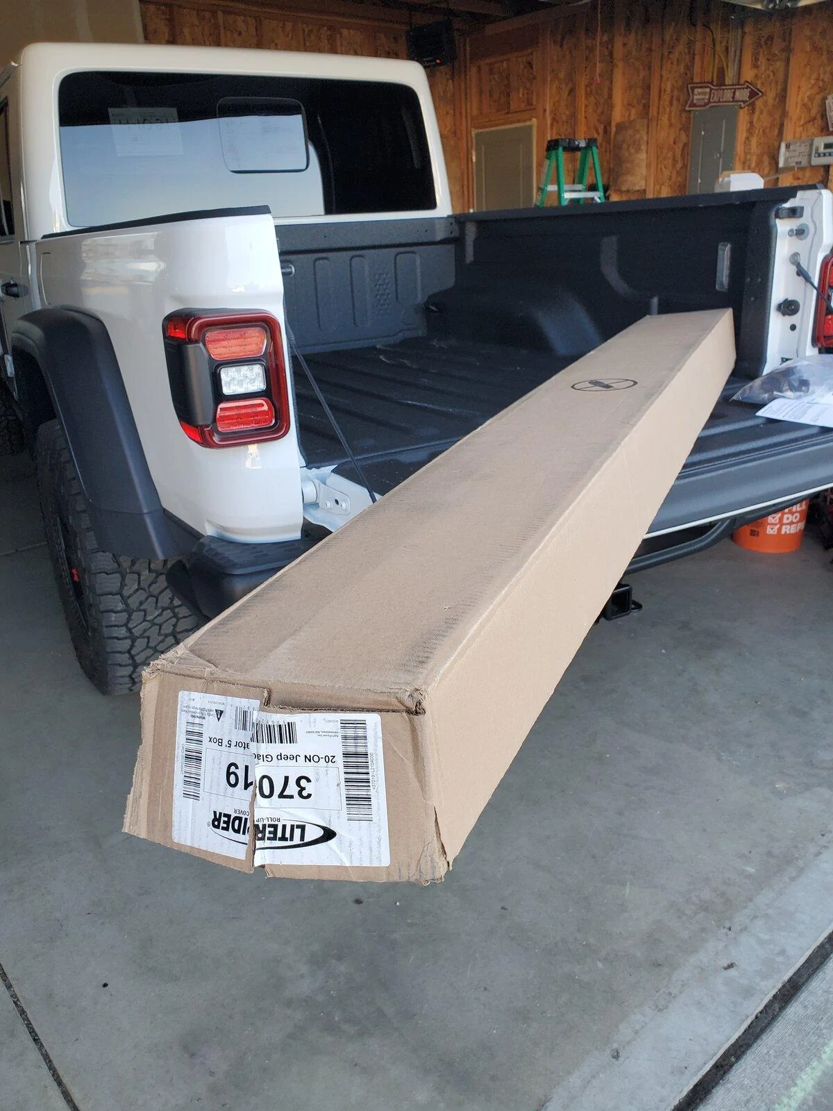 Jeep Gladiator Project Reverse Mullet 2021-04-15 18.36.09