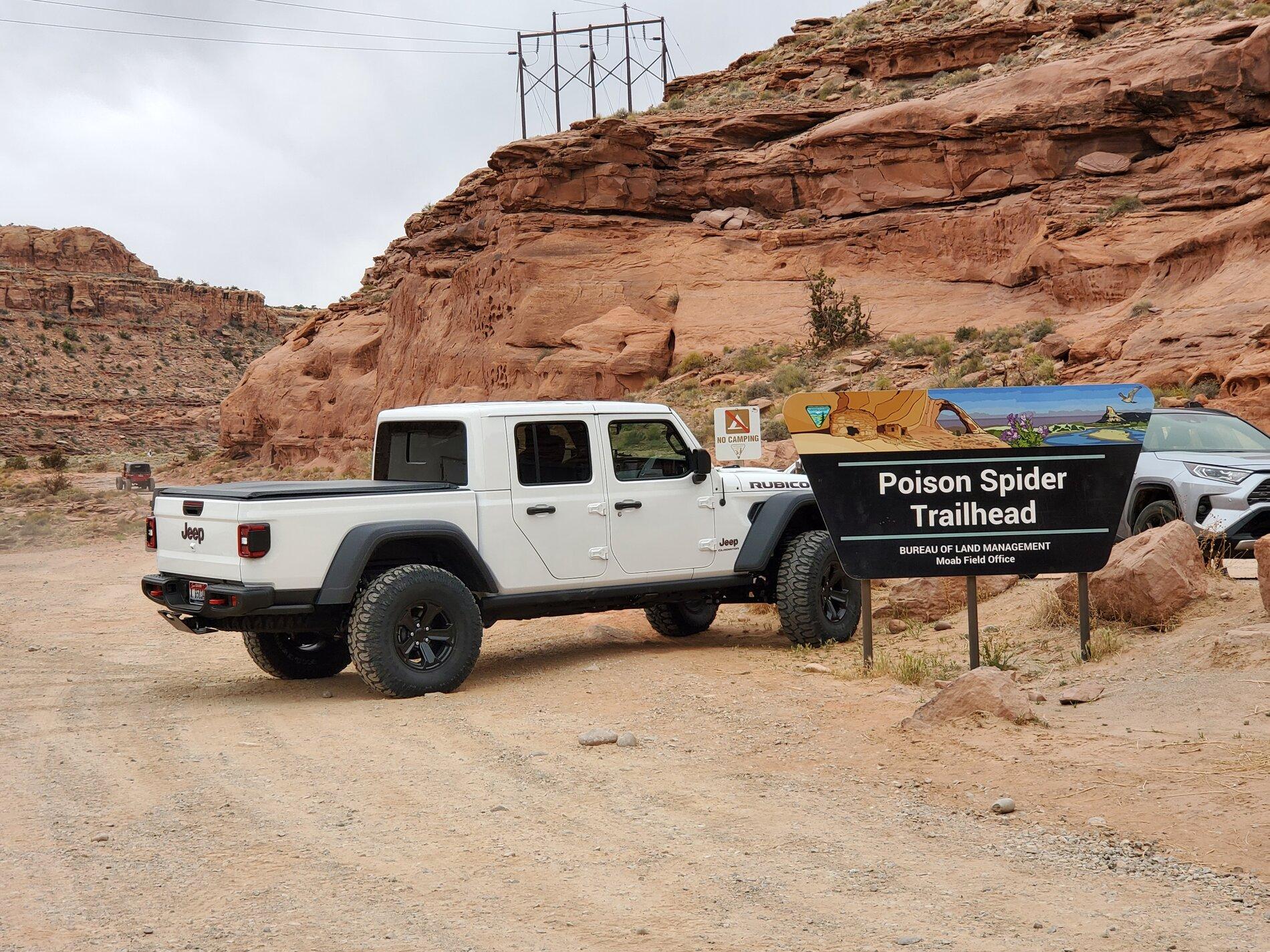 Jeep Gladiator Project Reverse Mullet 2021-05-10 11.02.44