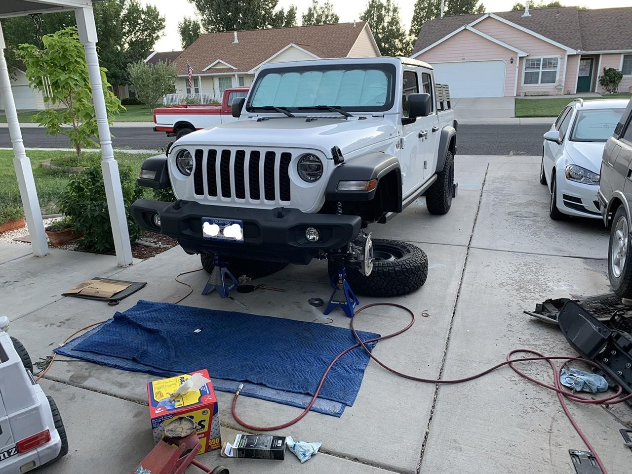 Jeep Gladiator ‘21 Sport w/2” Mopar, Kenda 35x10.50 on Mopar Steel Spares 11D878D6-6235-4A09-8F33-0D693A3EE1EE