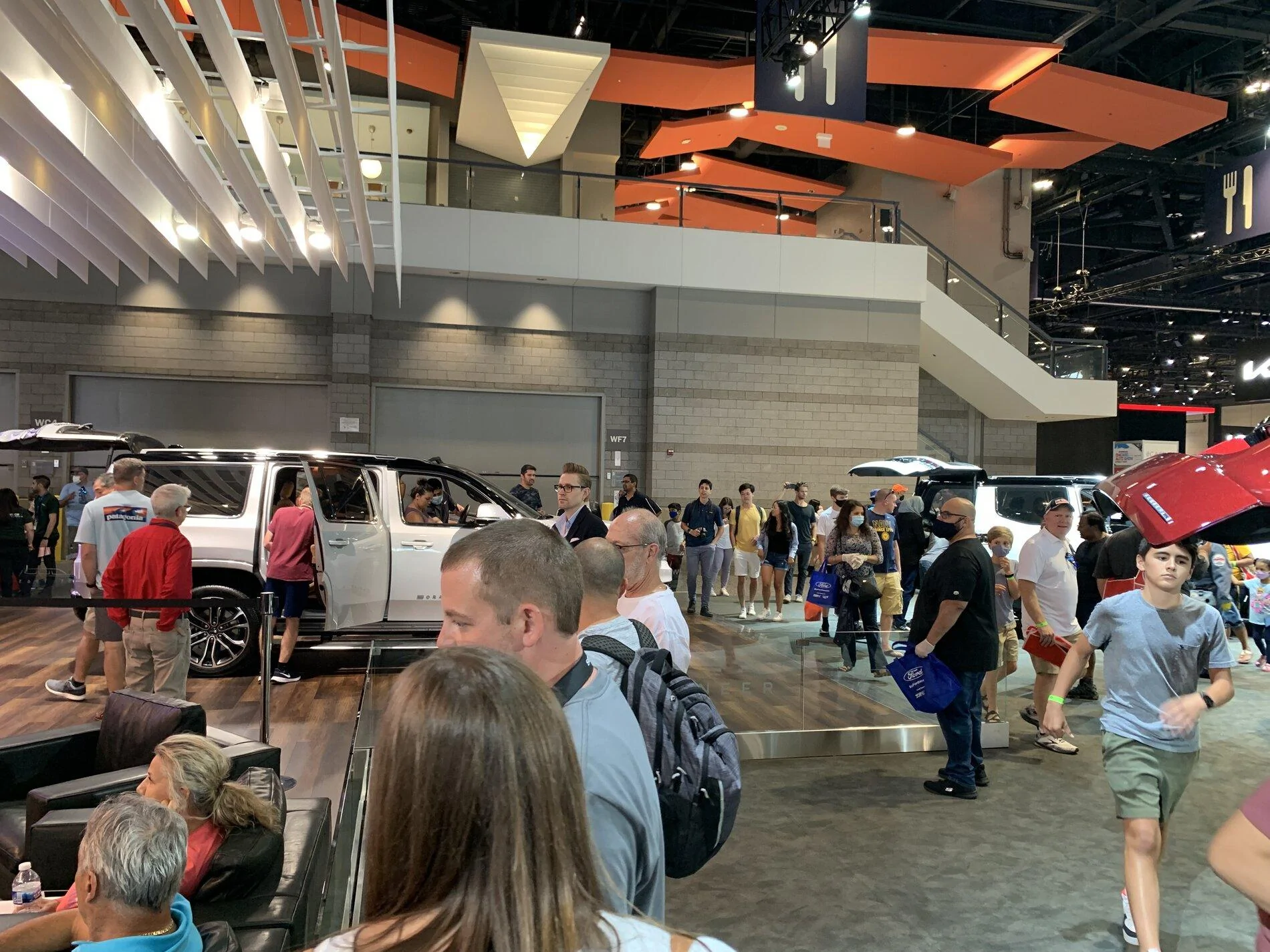 Jeep Gladiator 2021 Chicago Auto Show (Pics! Bronco, Grand Wagoneer, Frontier, JL, JT) IMG_6793