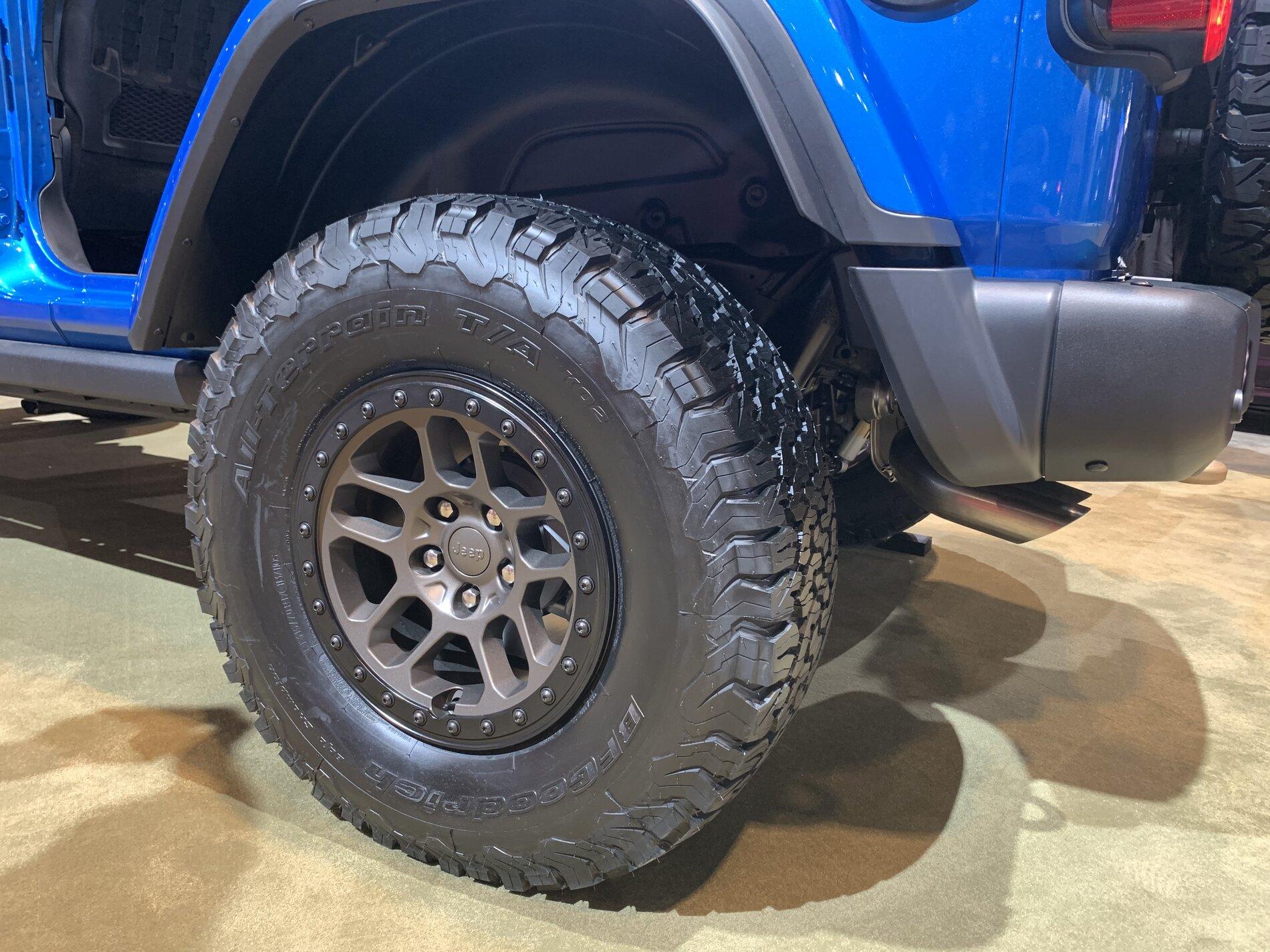 Jeep Gladiator 2021 Chicago Auto Show (Pics! Bronco, Grand Wagoneer, Frontier, JL, JT) IMG_6768