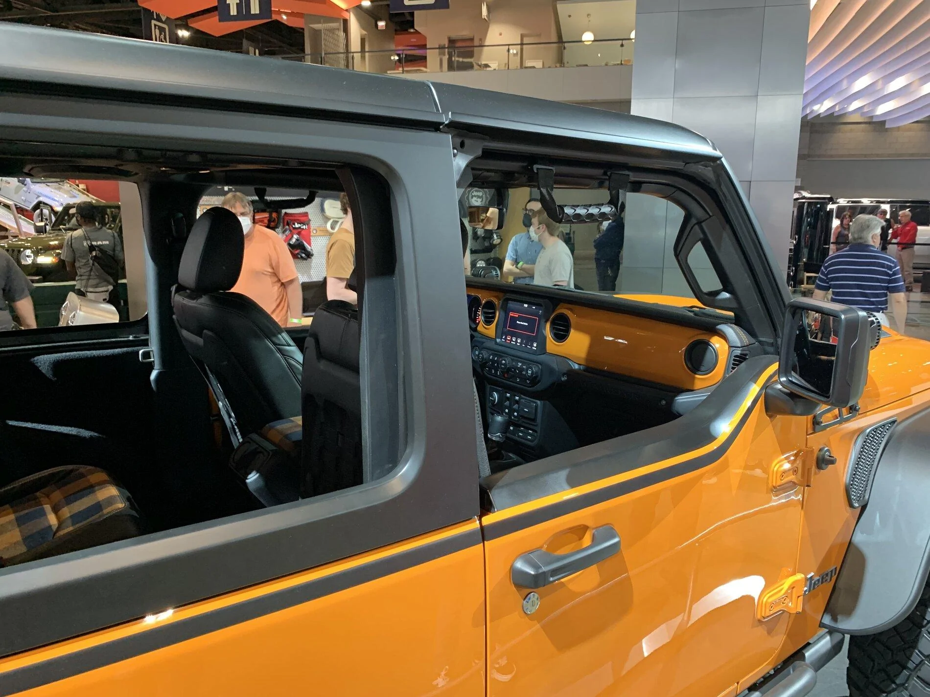 Jeep Gladiator 2021 Chicago Auto Show (Pics! Bronco, Grand Wagoneer, Frontier, JL, JT) IMG_6788