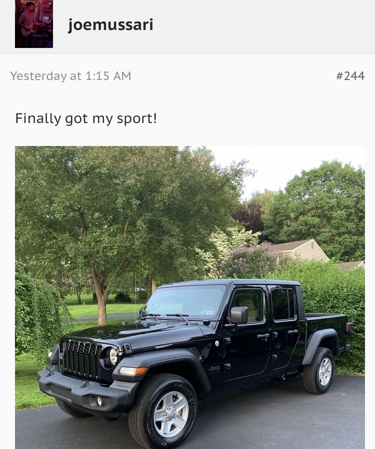 Jeep Gladiator BLACK Gladiator JT Club 11F4B21C-FD4F-4297-B0A5-AC327C237940