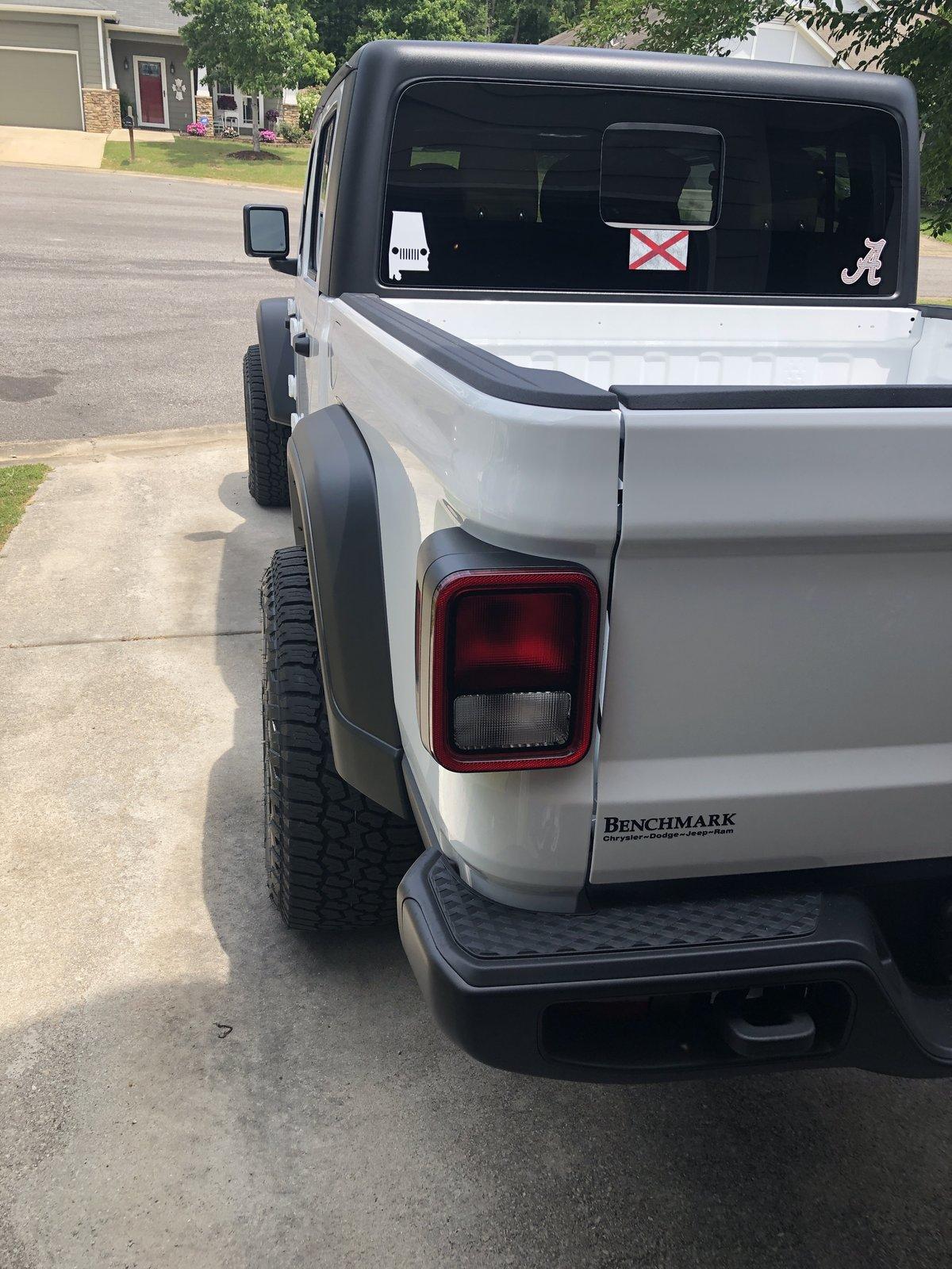 Jeep Gladiator BRIGHT WHITE Gladiator JT Club 93BD26D1-24D5-4C0F-B3FA-45A356EDE9BE
