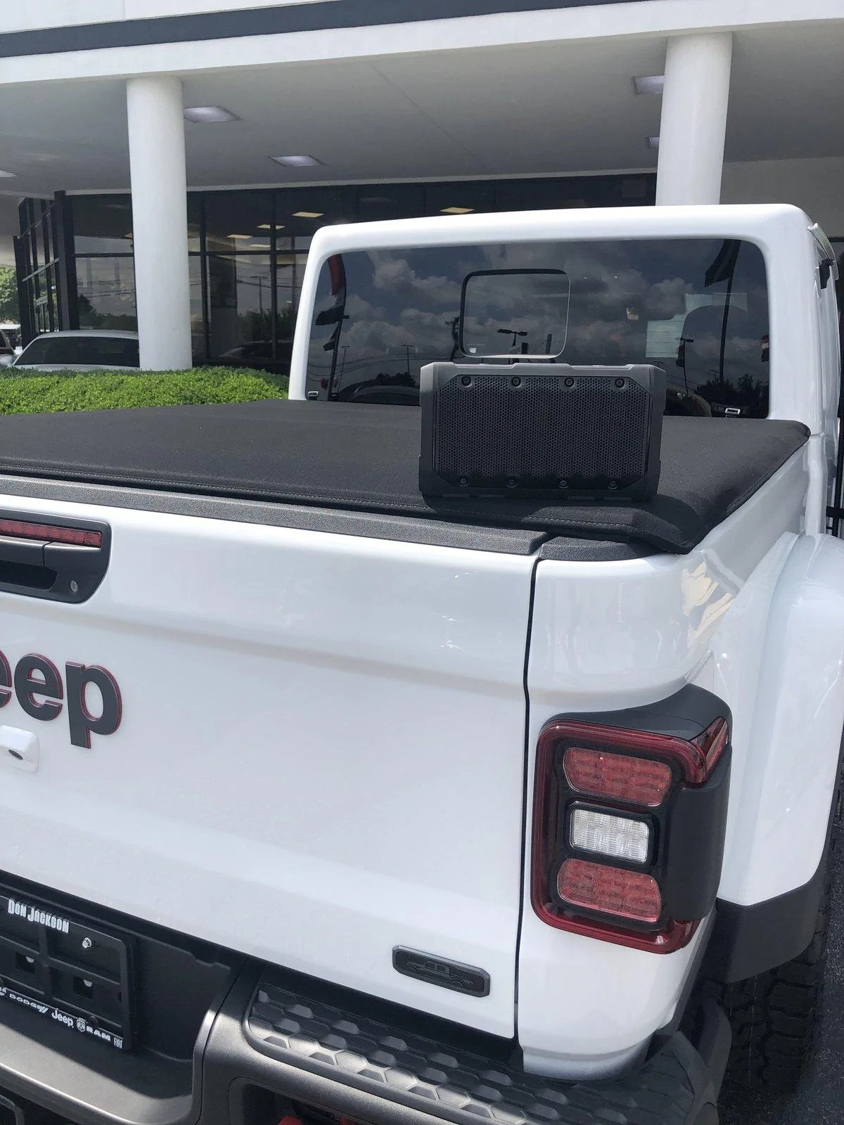 Jeep Gladiator Anyone with LE in driveway, post review and pix here! C4FF4837-EB9D-4F15-A8DB-9CD9E9967A4C