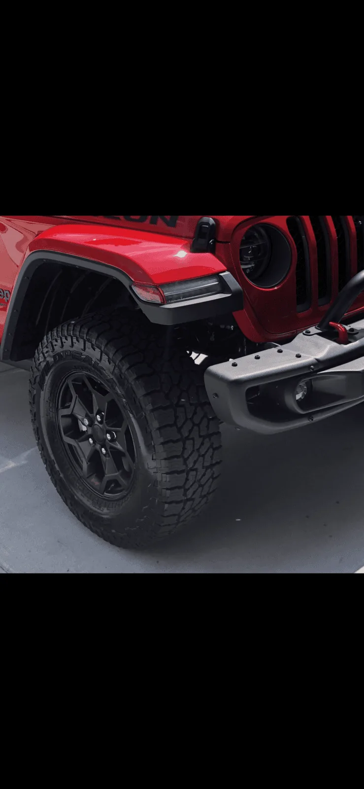 Jeep Gladiator Anyone with LE in driveway, post review and pix here! 5305FD3E-7B71-4972-BA80-F83FDA9F816A