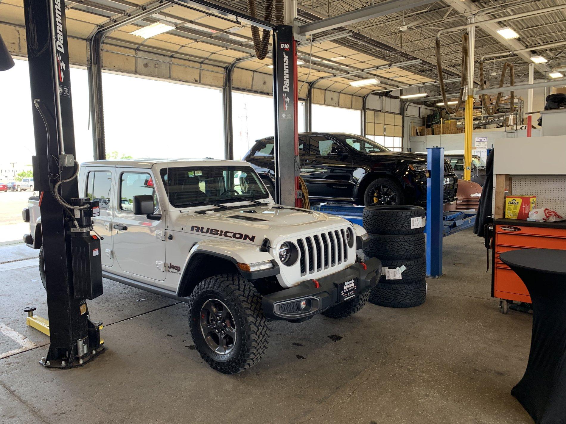 Jeep Gladiator BRIGHT WHITE Gladiator JT Club F44FDAB9-A8DE-4E0C-A456-42E02237FA6E