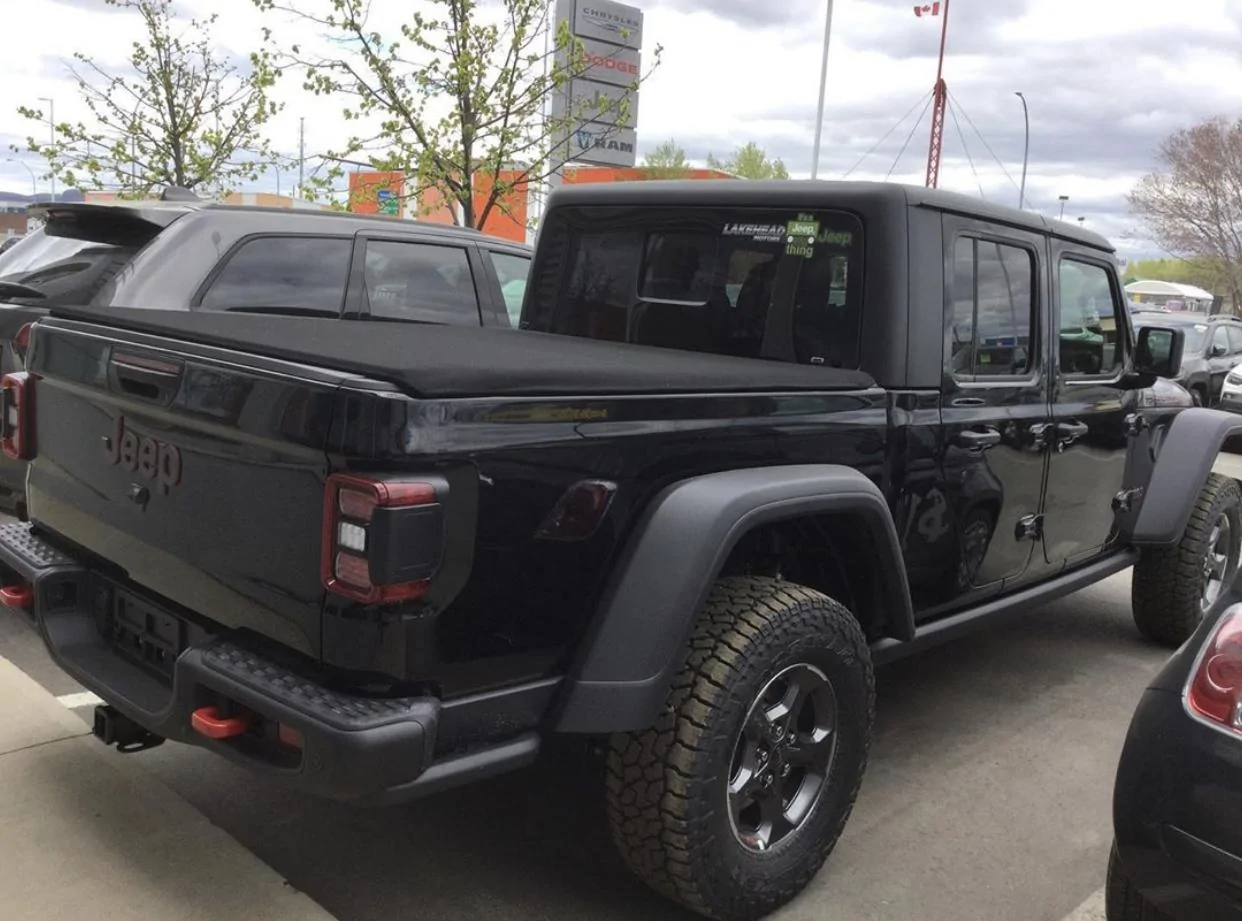 Jeep Gladiator BLACK Gladiator JT Club AA0DD9BA-1B25-4ADA-B5A3-96FDDD489C7D