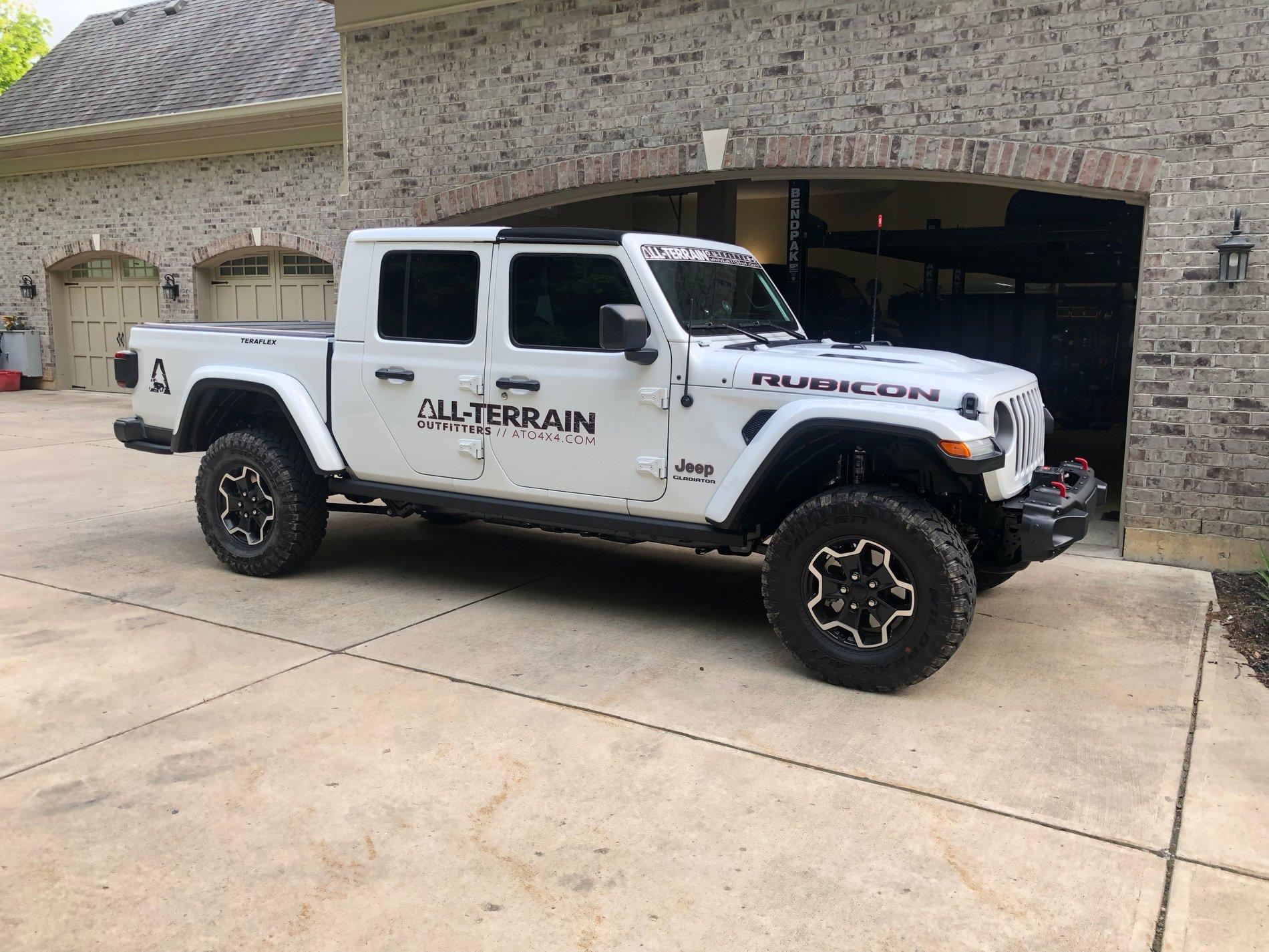 Jeep Gladiator Gladiators on Mopar 2" Lift Kit IMG_3987
