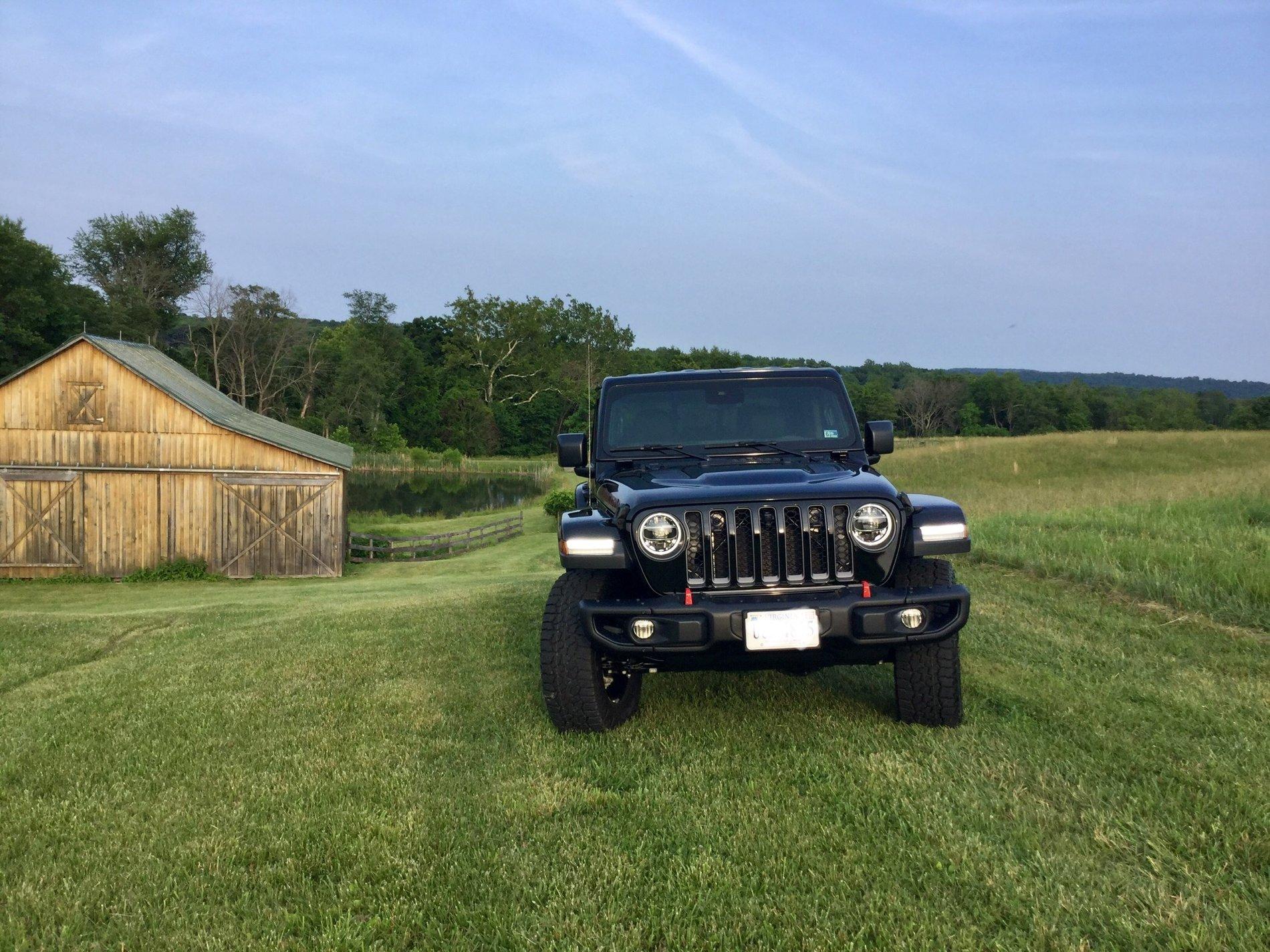 Jeep Gladiator Hey Gladiator guys and gals let’s see your Fortress 99AC6161-5103-4F73-9B5A-6040046E8CC8