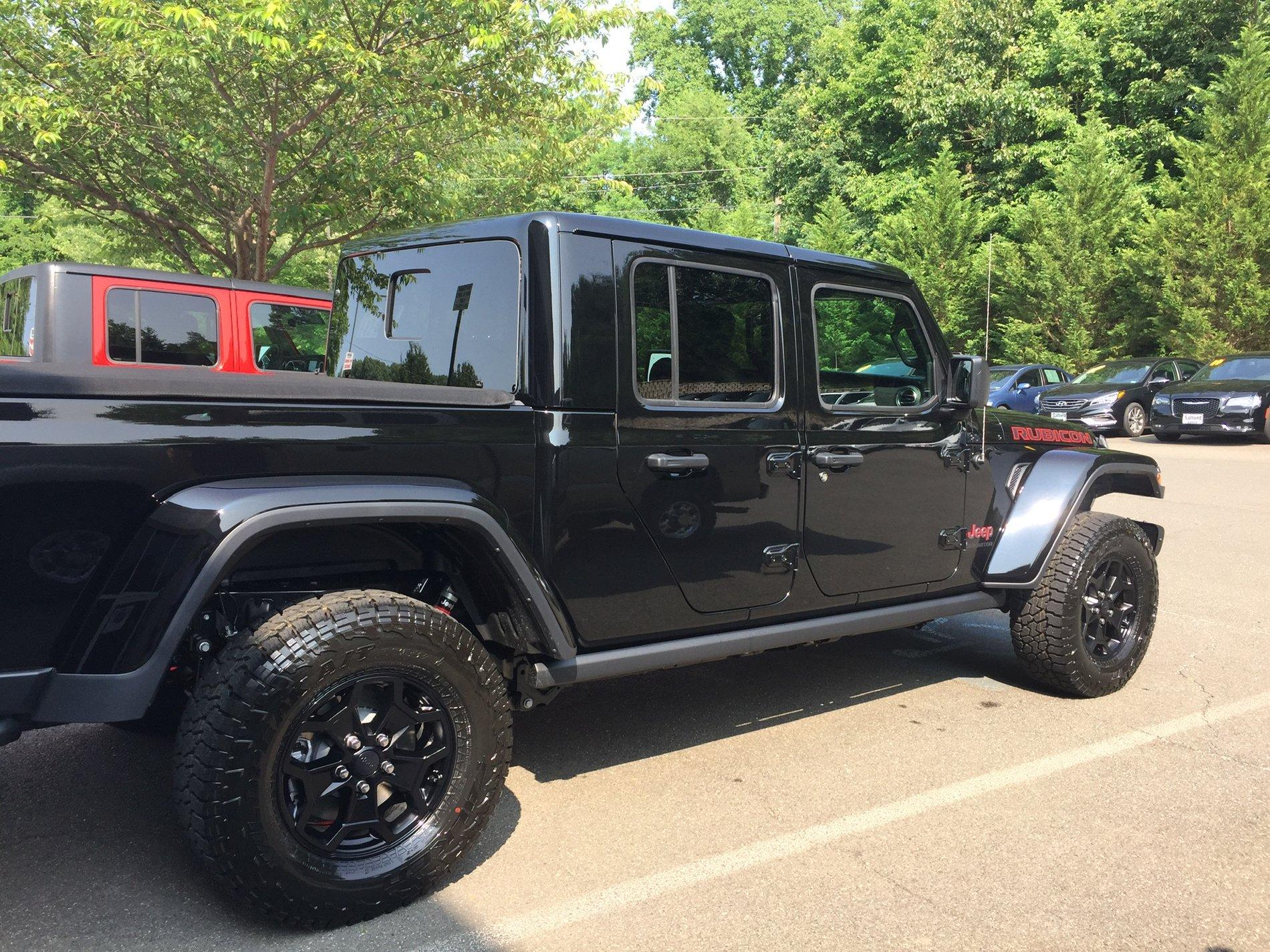 Jeep Gladiator LAUNCH EDITION Gladiator JT Club 0E34D0BC-D24A-4F85-8E6D-73515A32B6CA